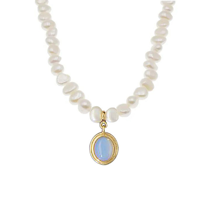 Baroque pearls of moonstone / delicate freshwater pearl necklace pendant necklace