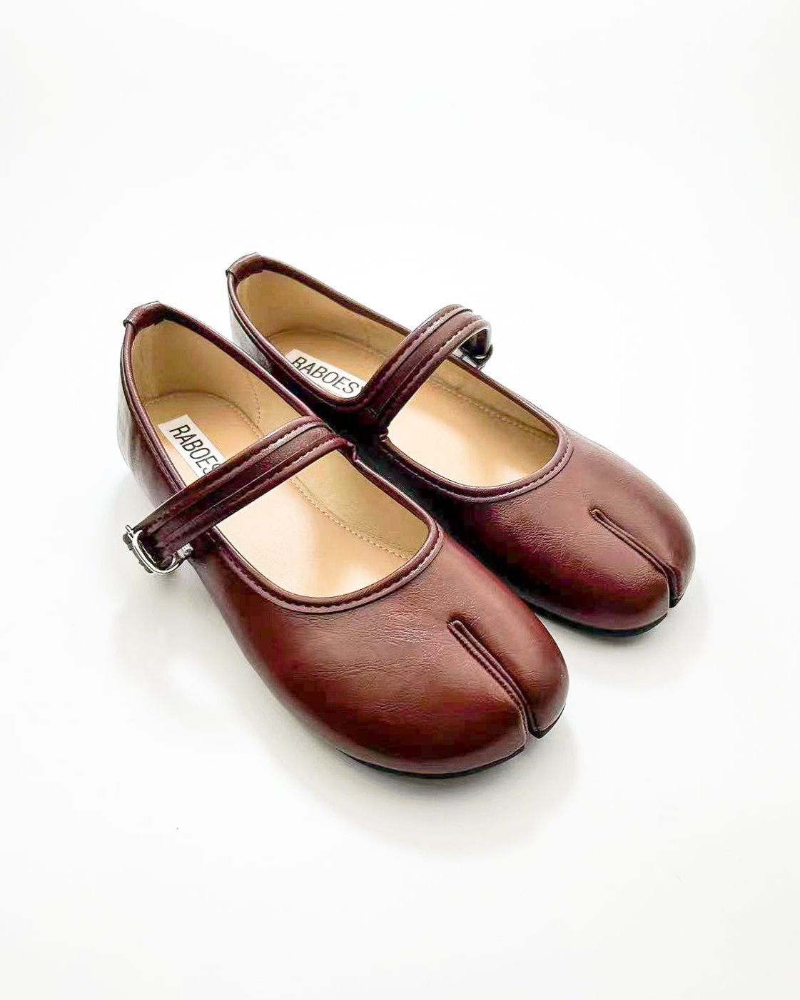 Round Toe Tabi Flats