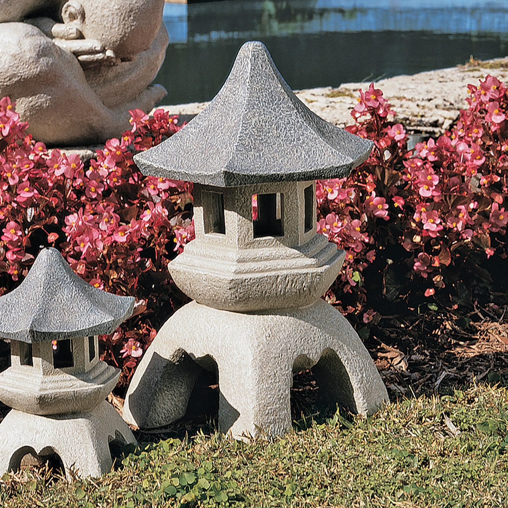 Pagoda Lantern Sculpture: Large