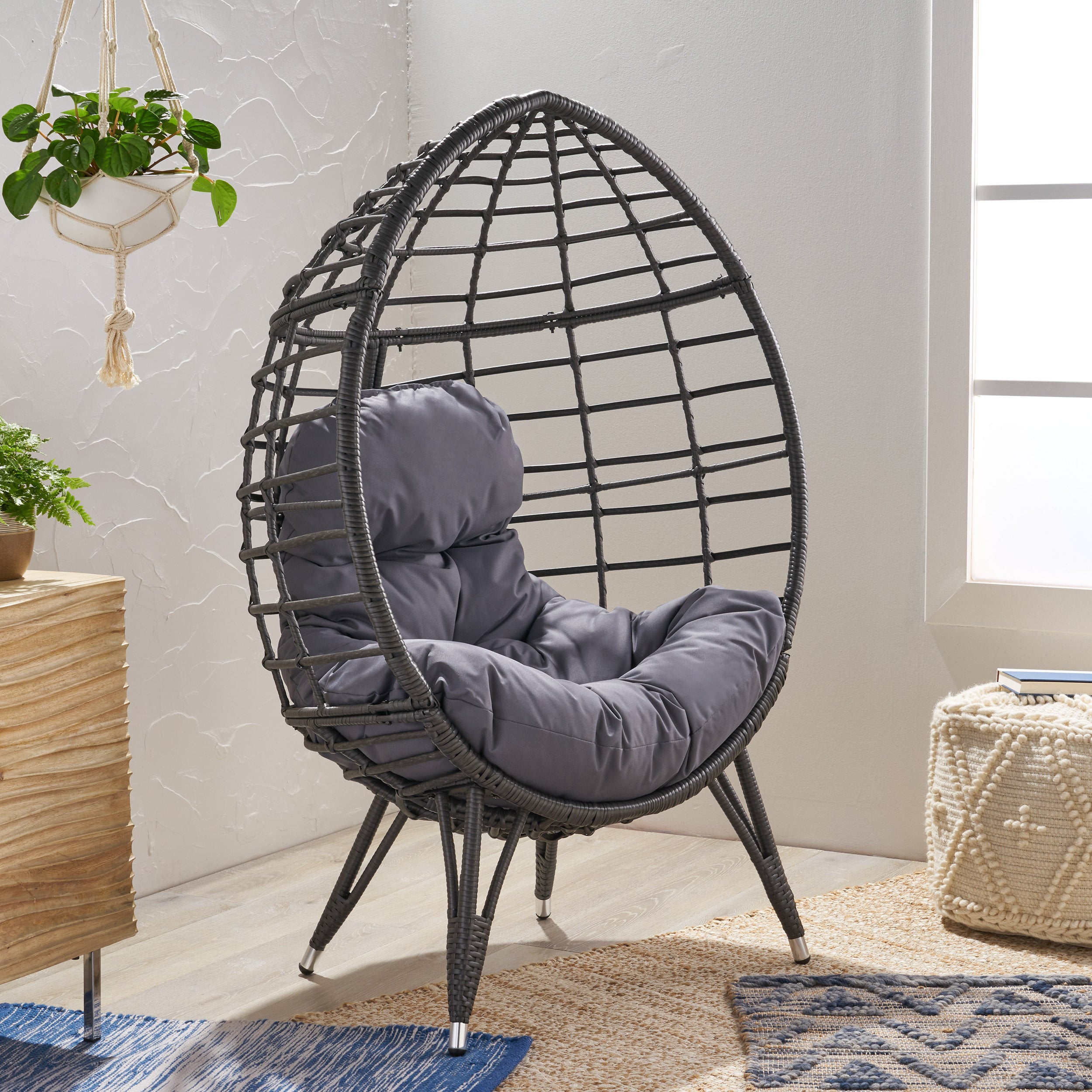 SANTINO TEARDROP CHAIR