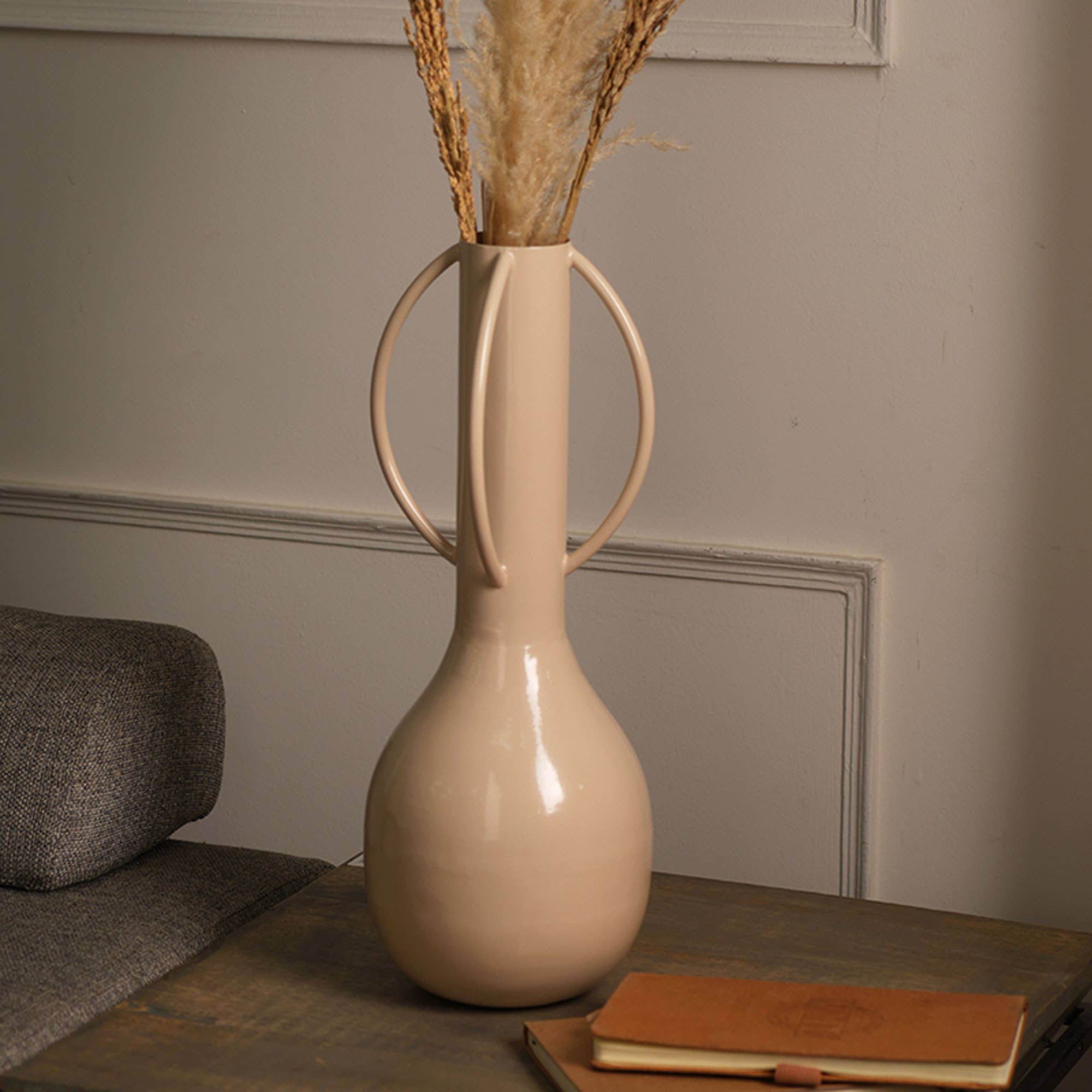 Artistic Decorative Vase for Stylish Arrangements