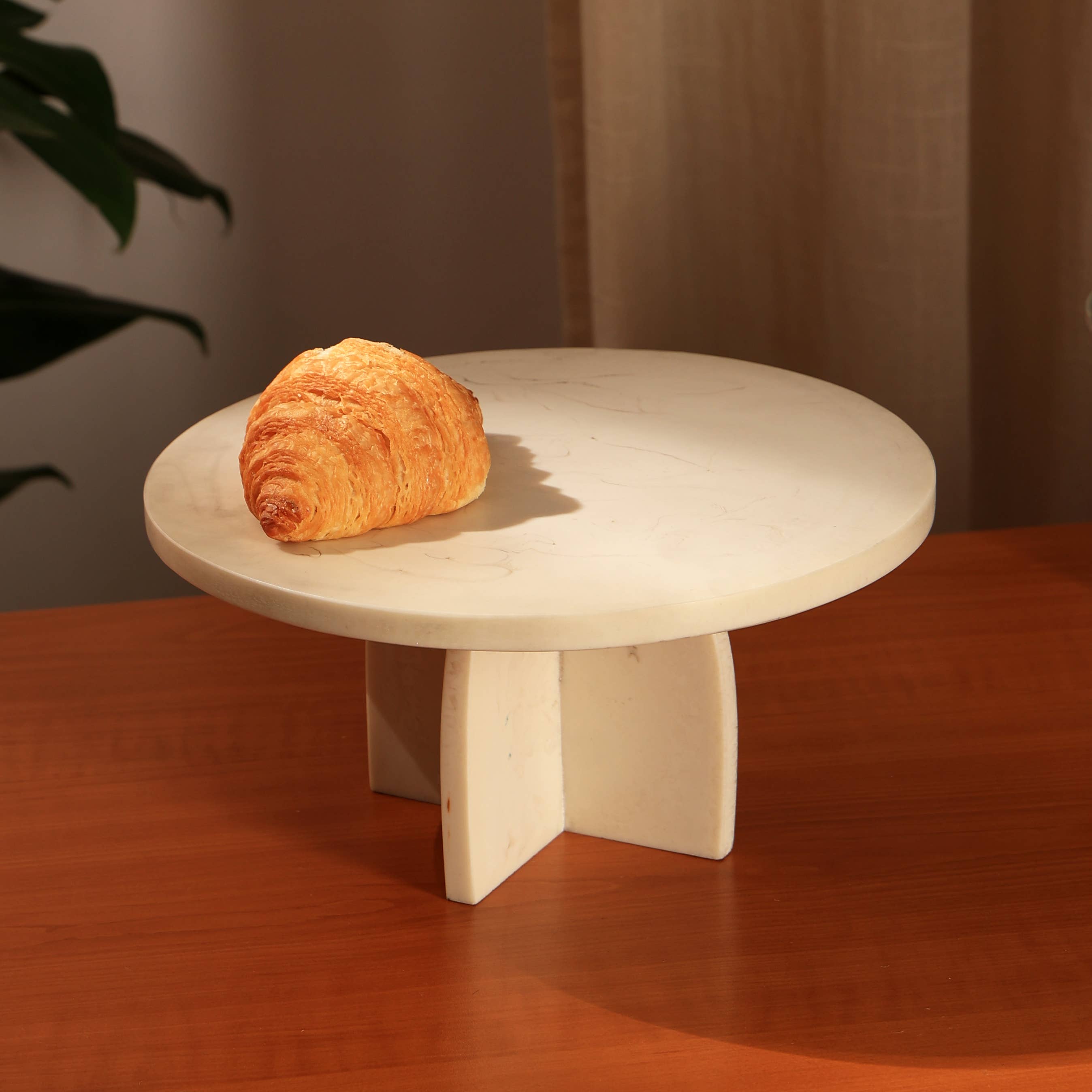 Minimalist Cake Display Stand for Desserts