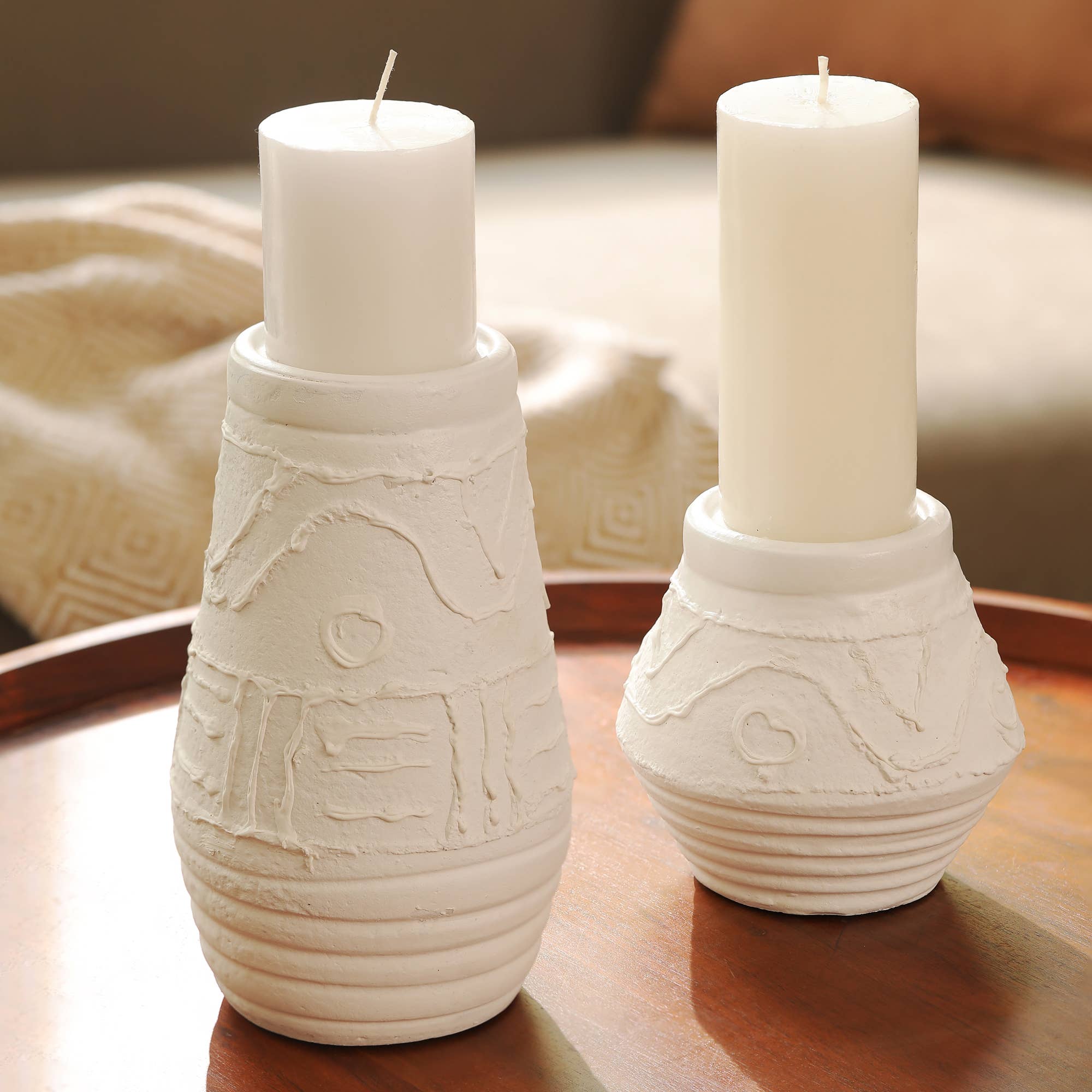 Modern Minimalist White Candle Holder for Chic Ambiance