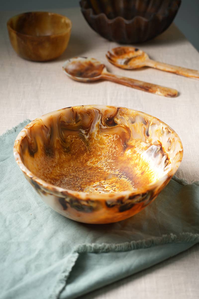 Stylish Ceramic Salad Bowl for Fresh Greens