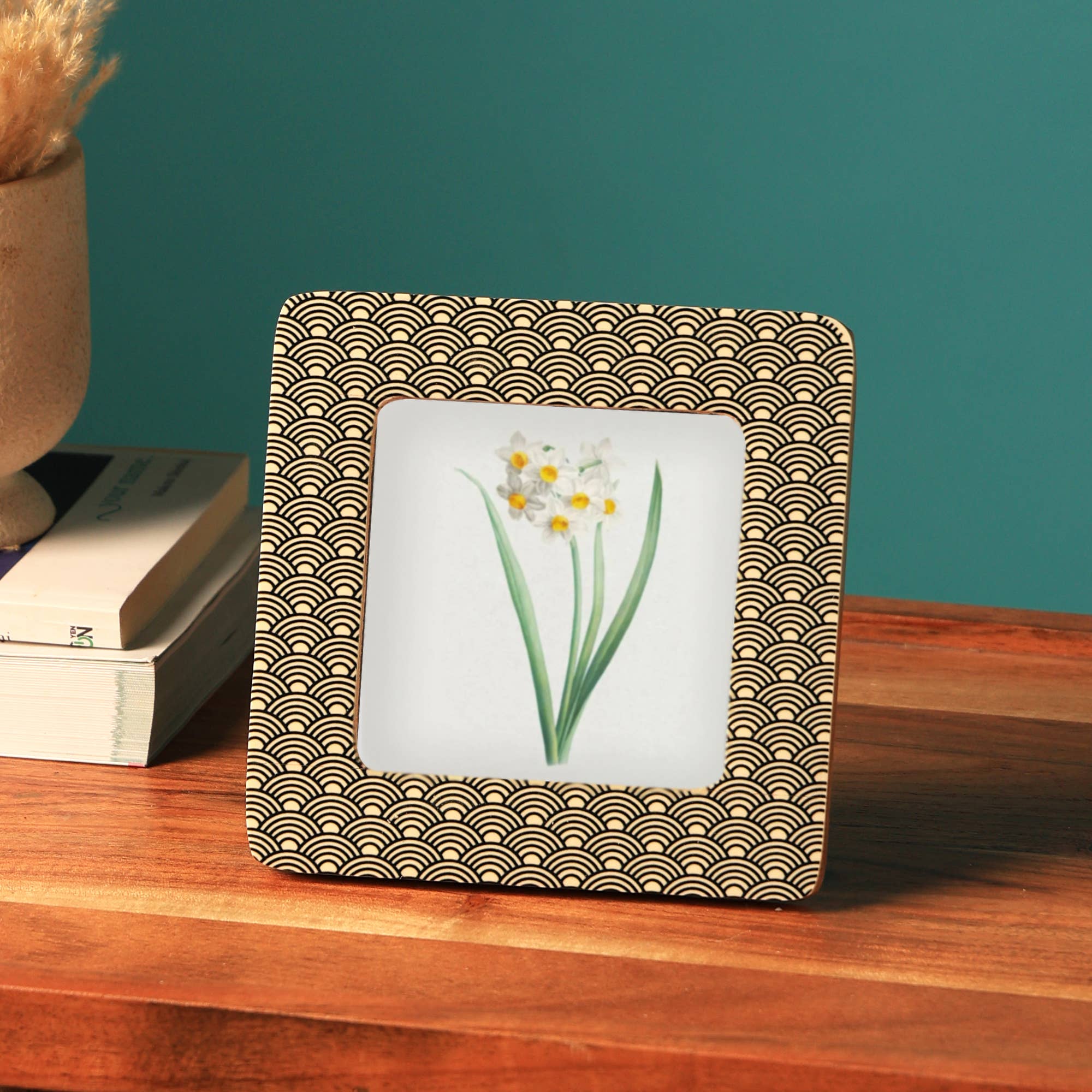 Stylish Printed Resin Frame with Rounded Corners