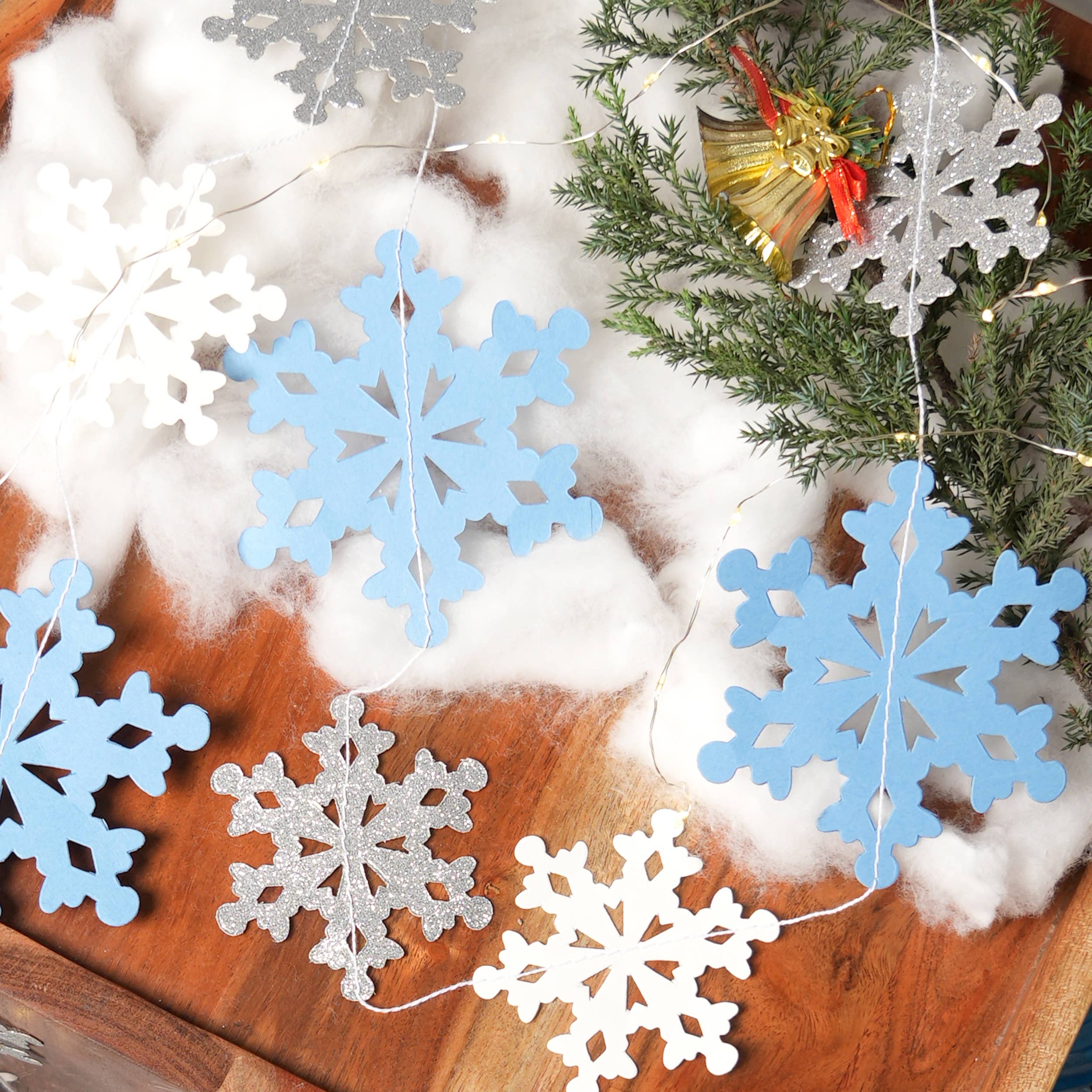 Snowflake Paper Bunting (Case of 8)