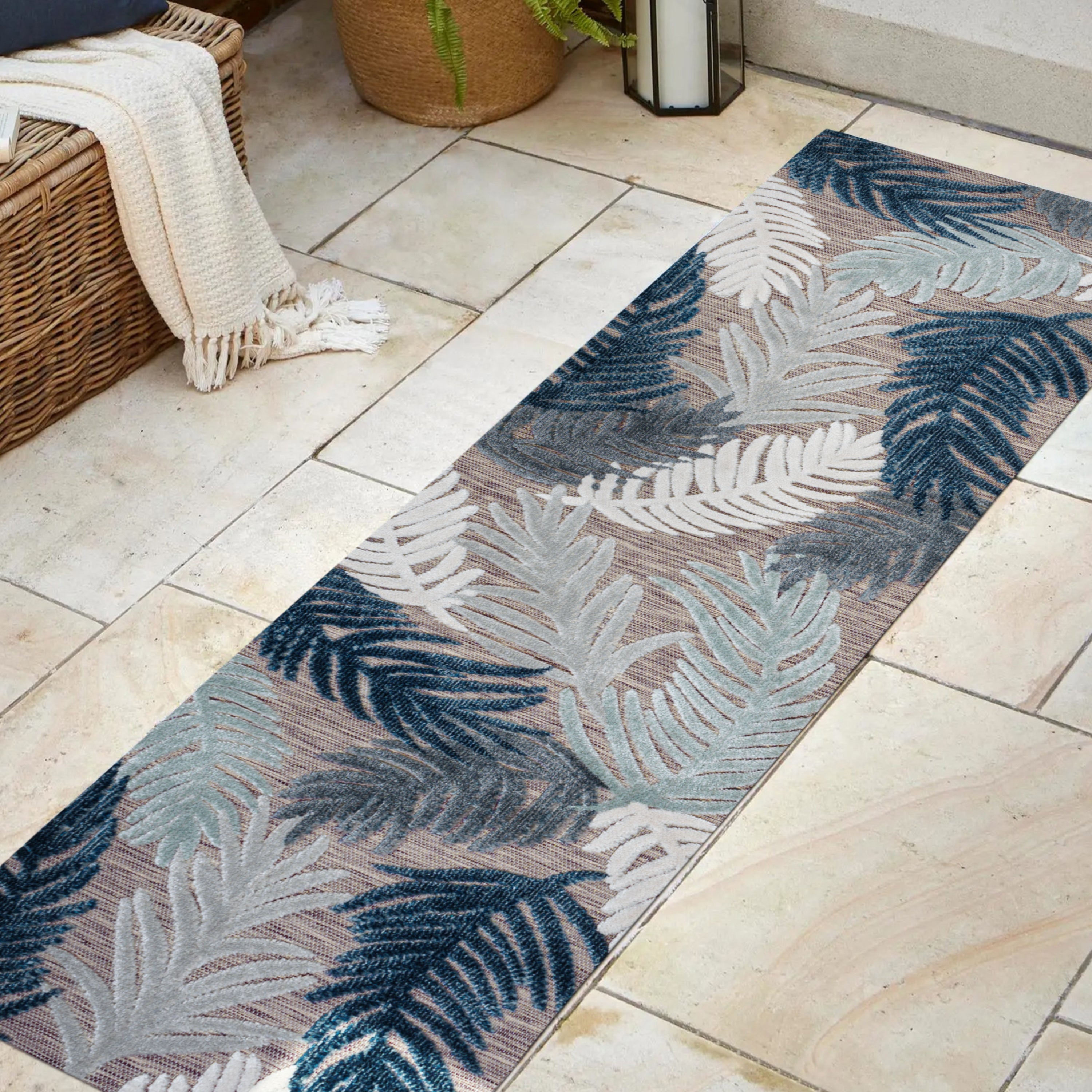 Montego High-Low Tropical Palm Indoor/Outdoor Runner Rug