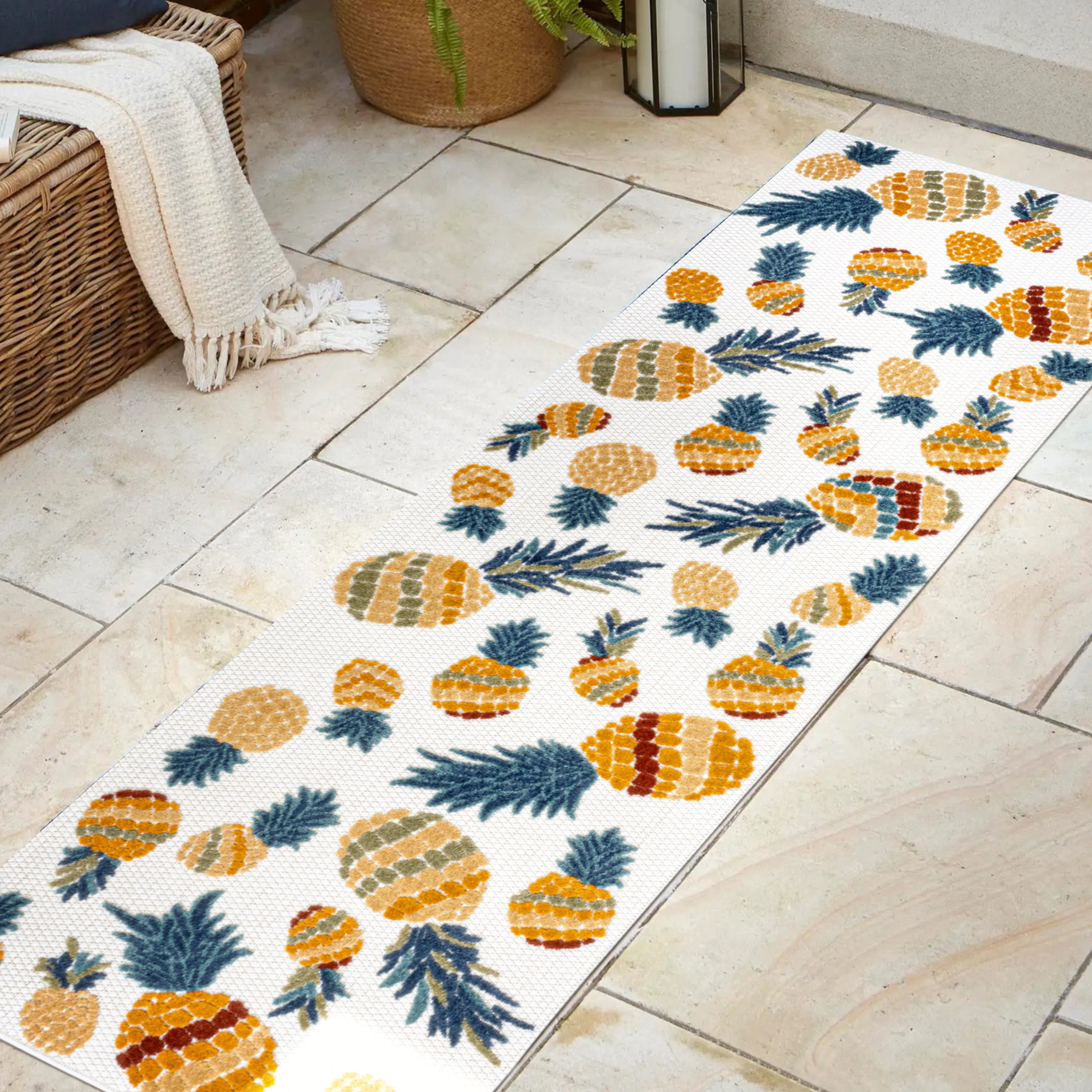 Ananas Bold Pineapple High-Low Indoor/Outdoor Runner Rug