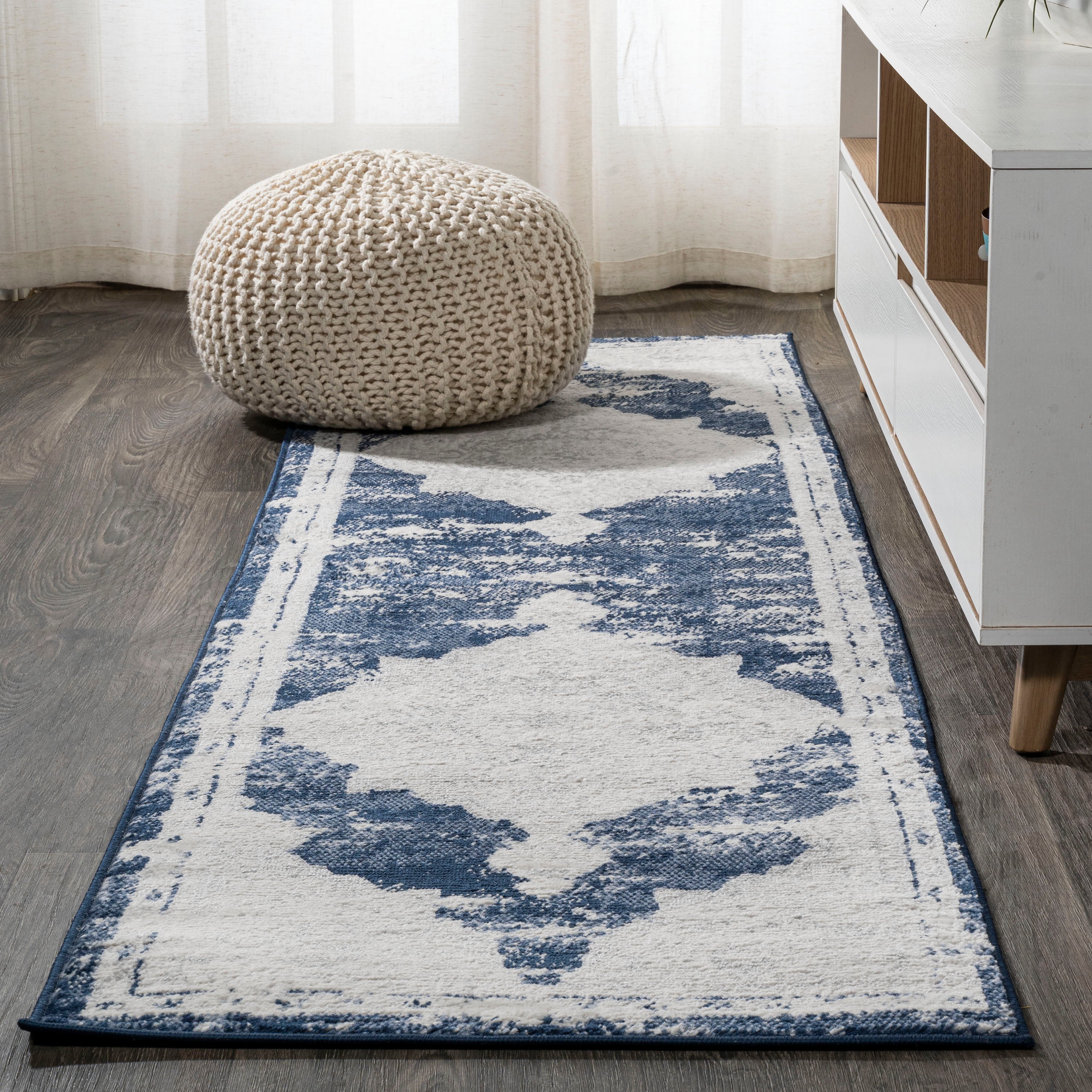 Alhambra Ornate Medallion Modern Runner Rug