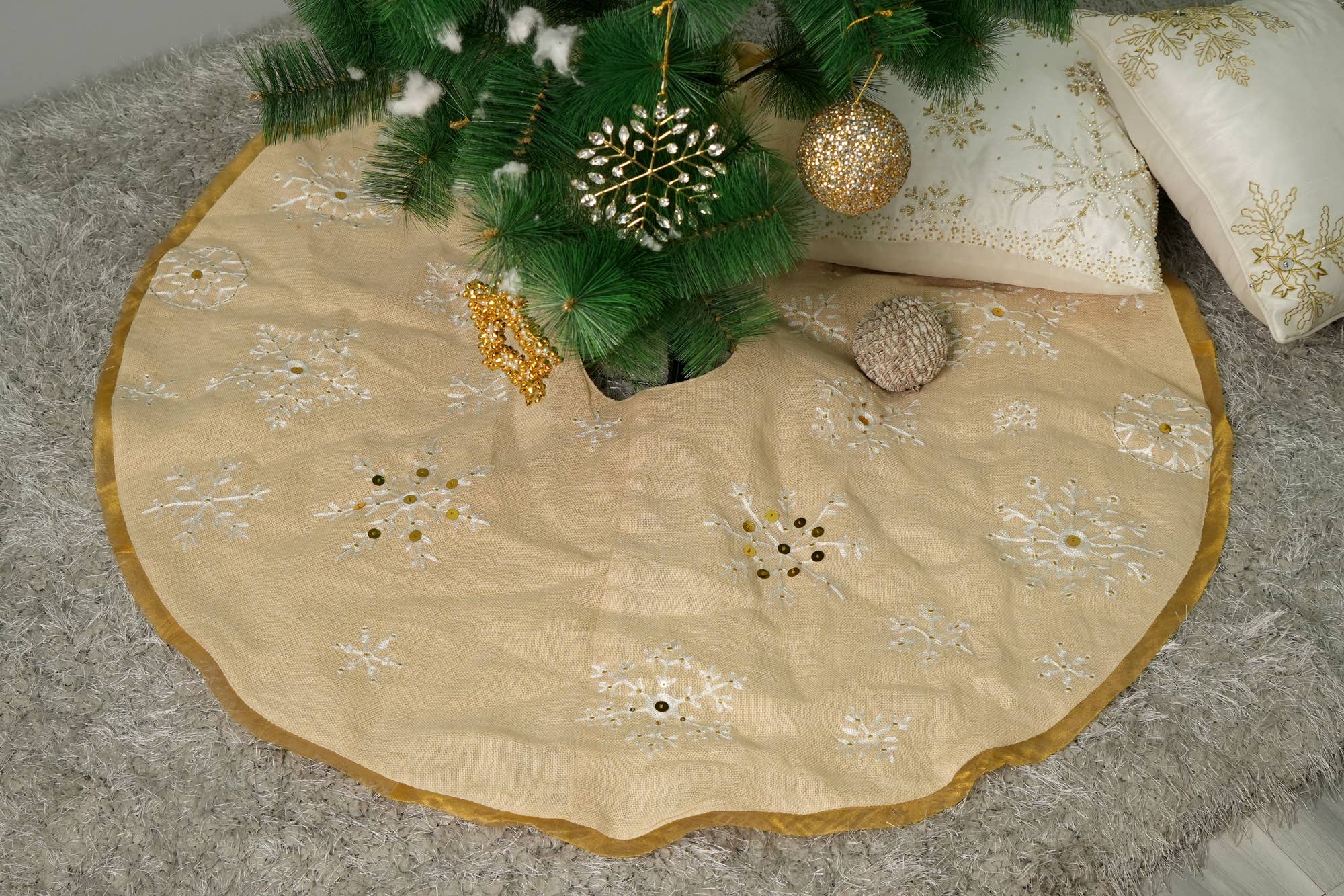 Embroidered Snpowflakes Tree Skirt (Case of 2)