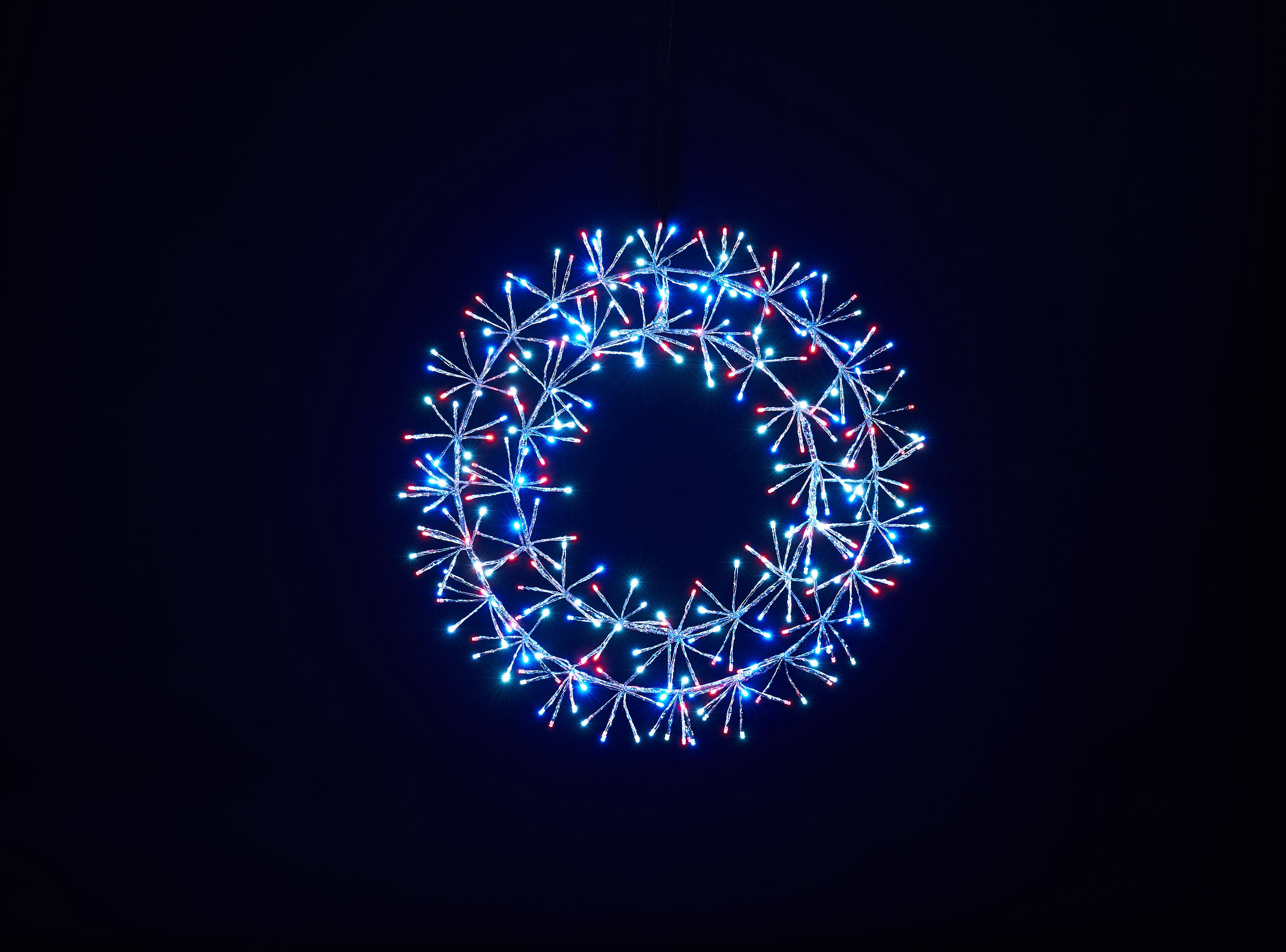 2' Micro LED Wreath with 280 Steady Burn Lights and 40 Flash Multi Colored Lights 16.5 extension wire - Silver Frame