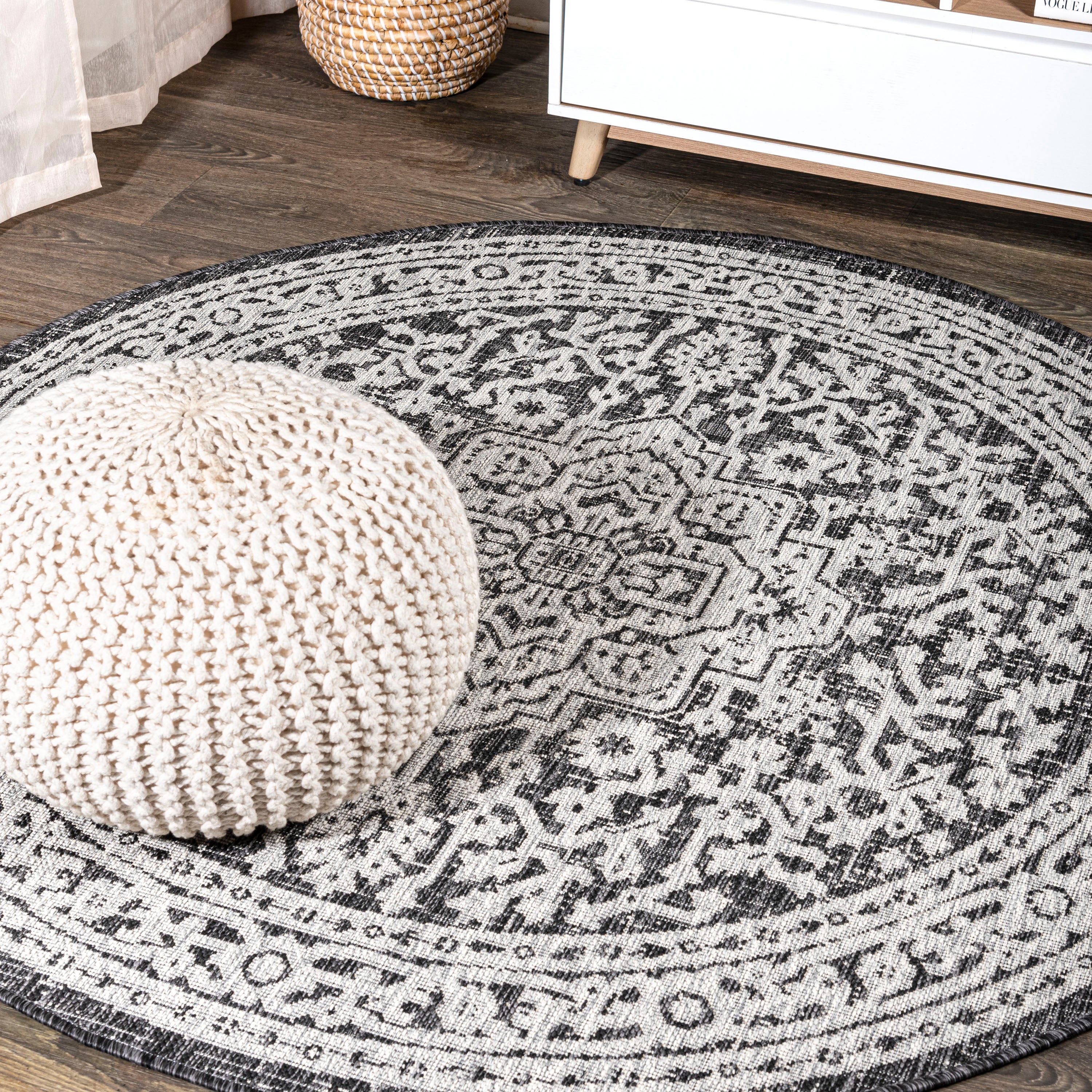 Sinjuri Medallion Weave Indoor/Outdoor Round Area Rug