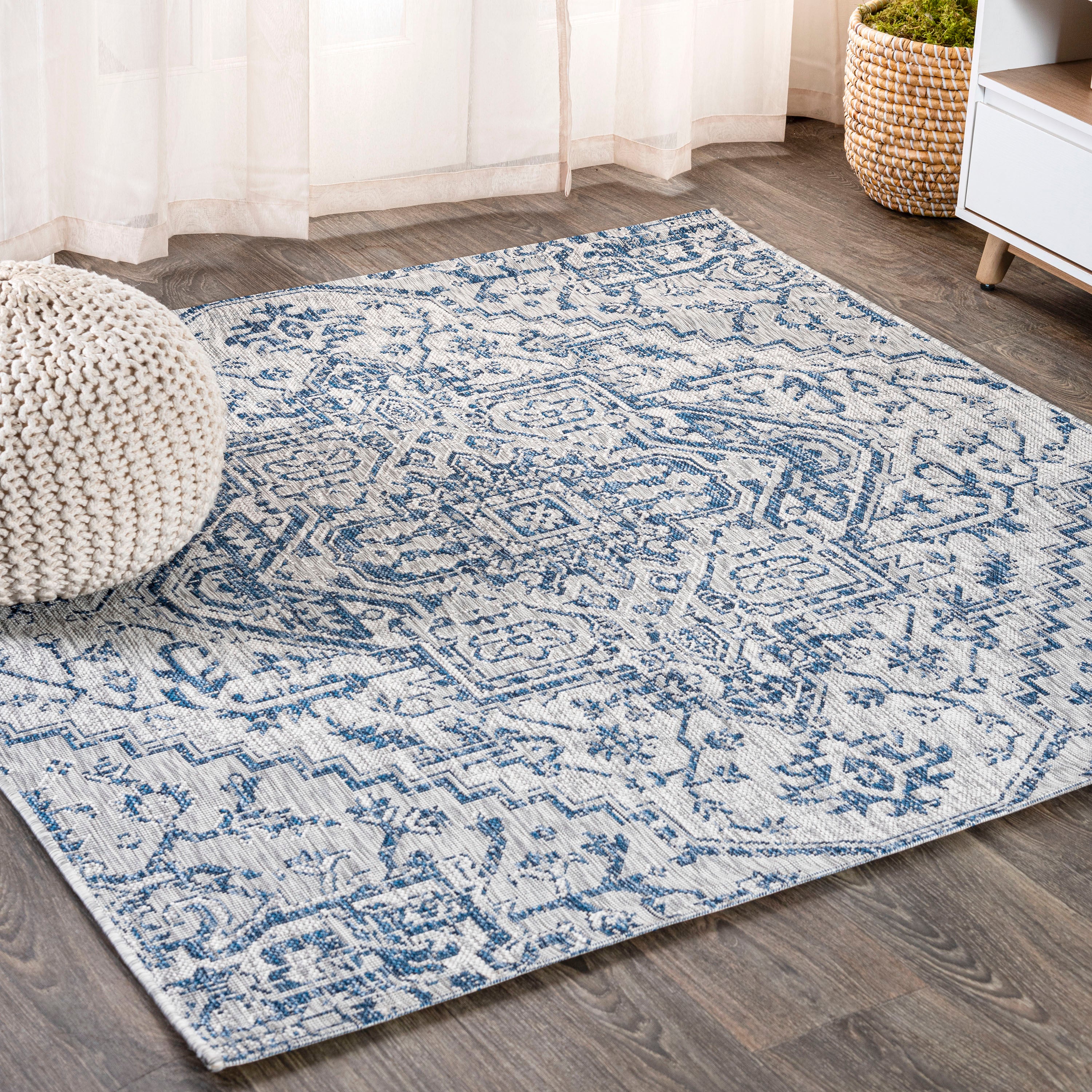 Estrella Bohemian Textured Weave Indoor/Outdoor Square Area Rug