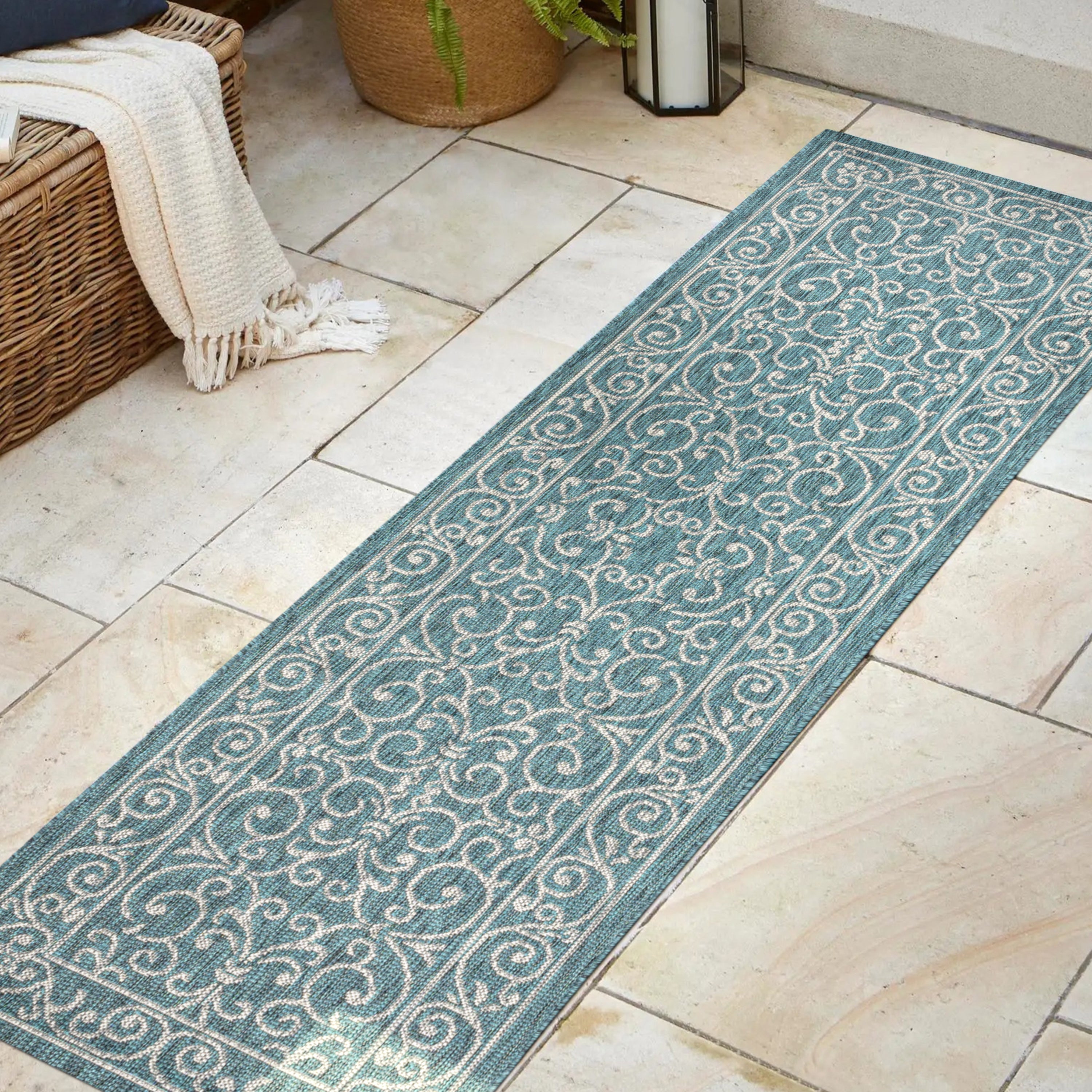 Charleston Vintage Filigree Textured Indoor/Outdoor Runner Rug