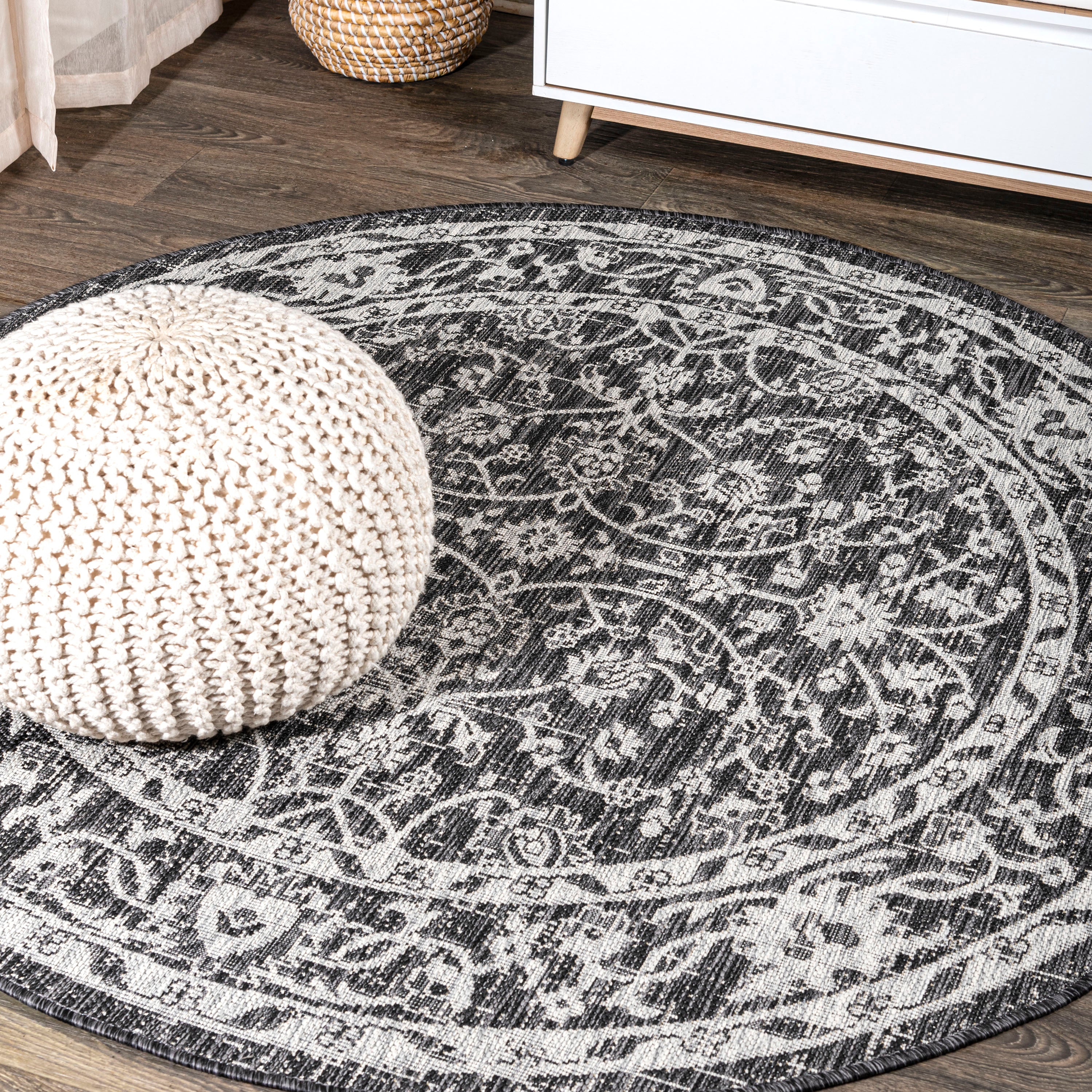 Palazzo Vine and Border Textured Weave Indoor/Outdoor Round Area Rug