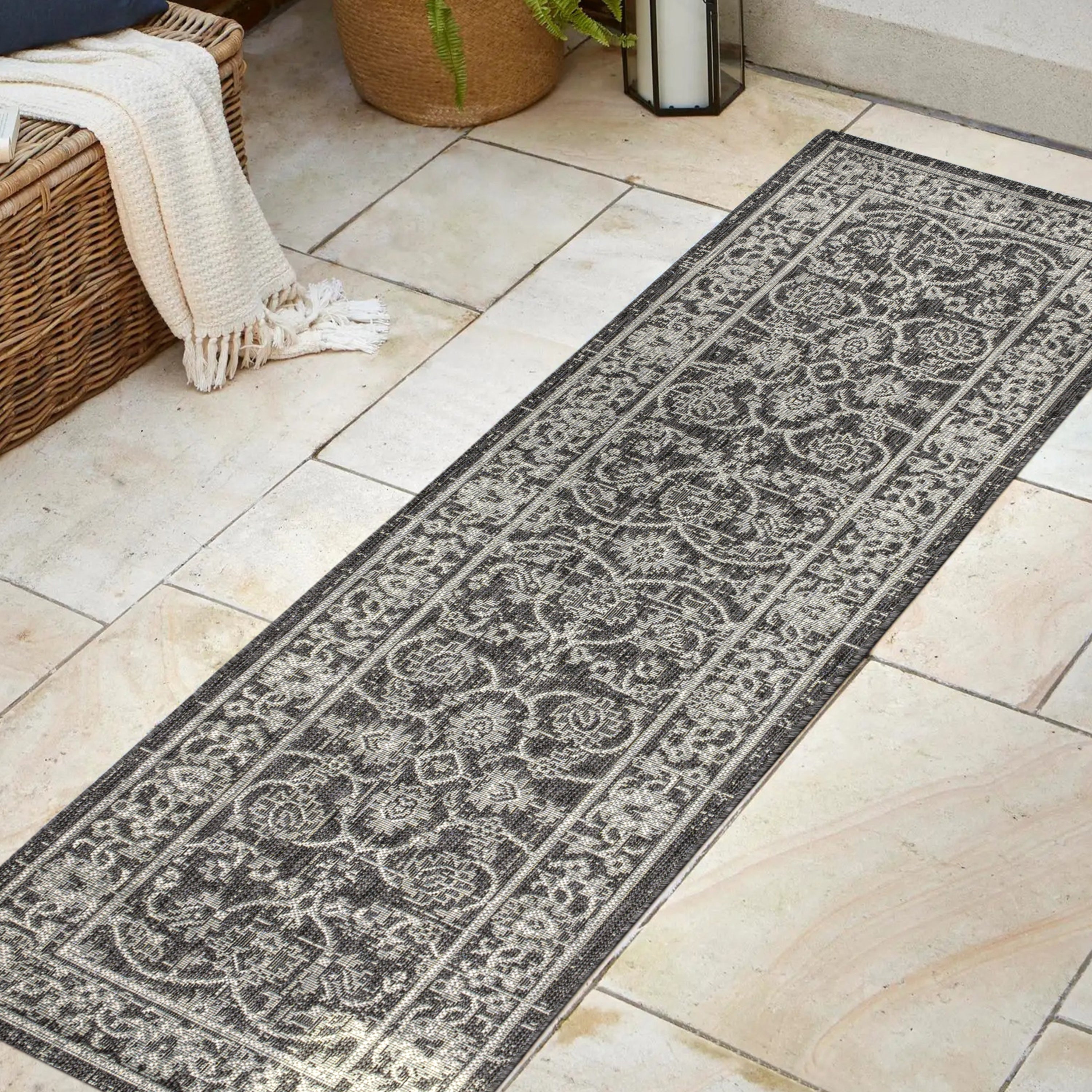 Palazzo Vine and Border Textured Weave Indoor/Outdoor Runner Rug