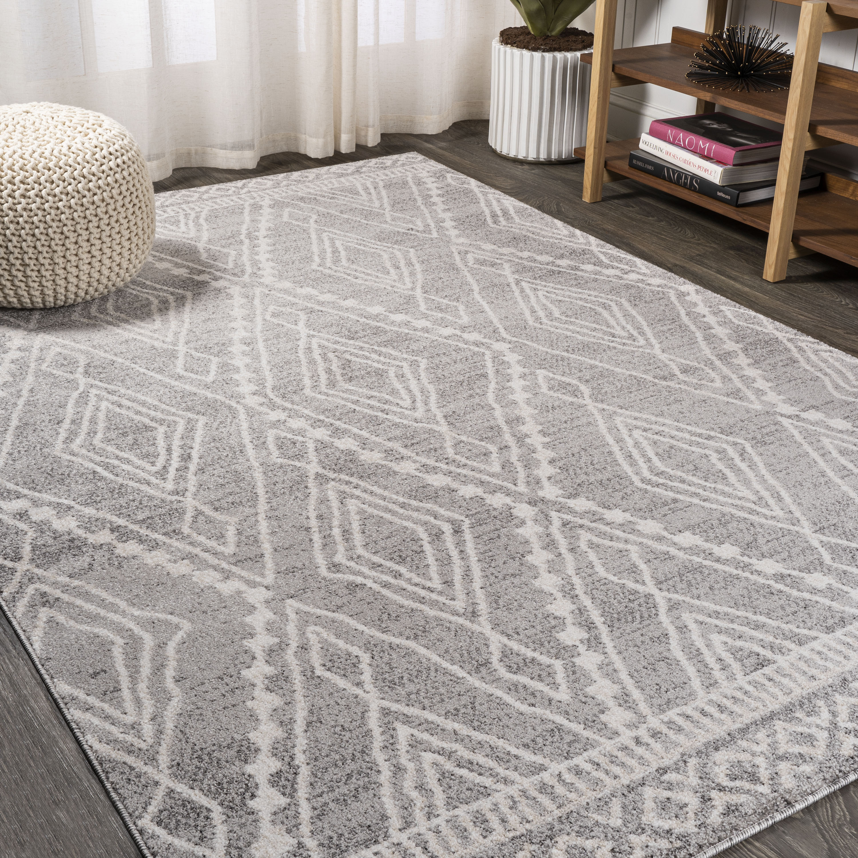 Rih Moroccan Style Diamond Area Rug