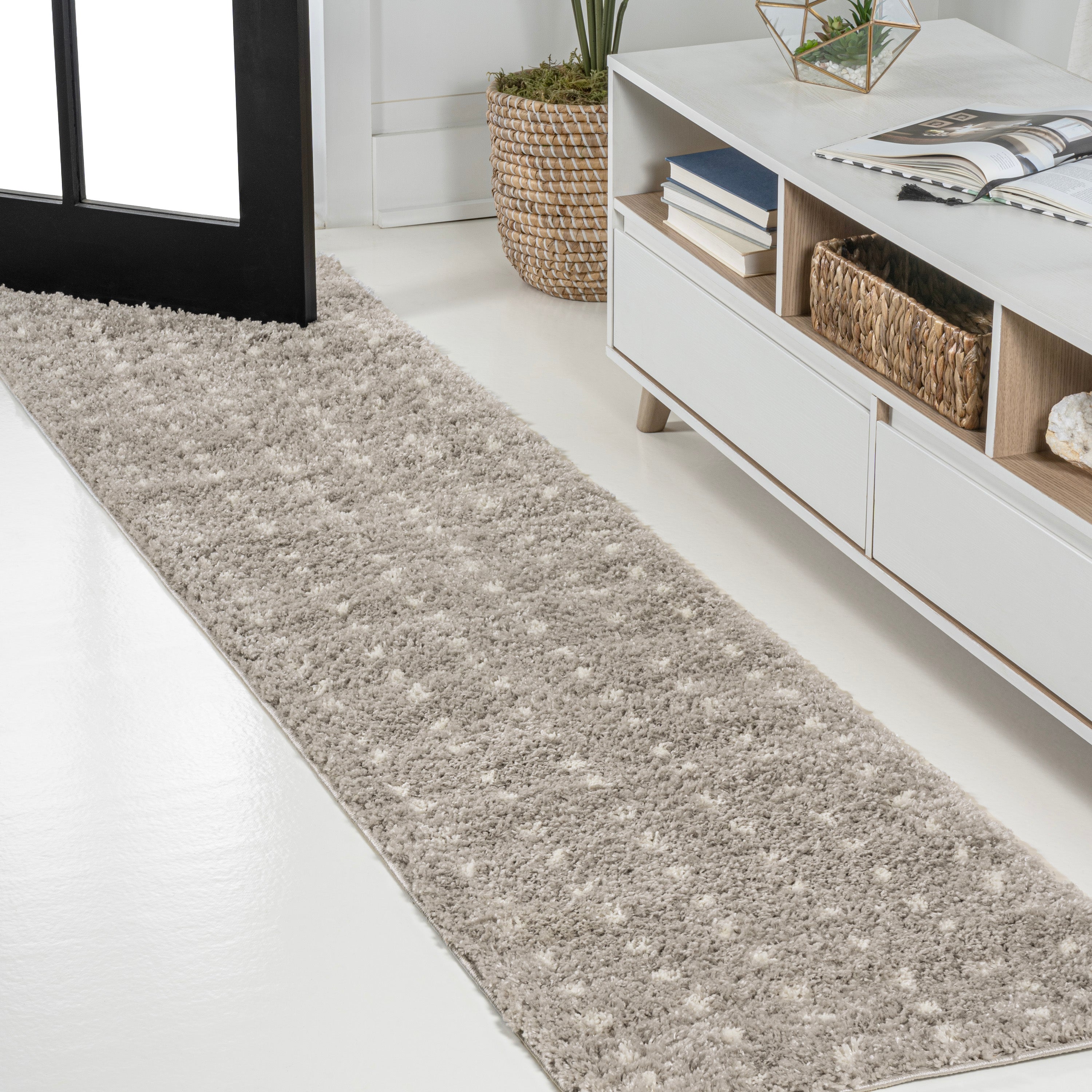 Pele Modern Geometric Dot Shag Runner Rug