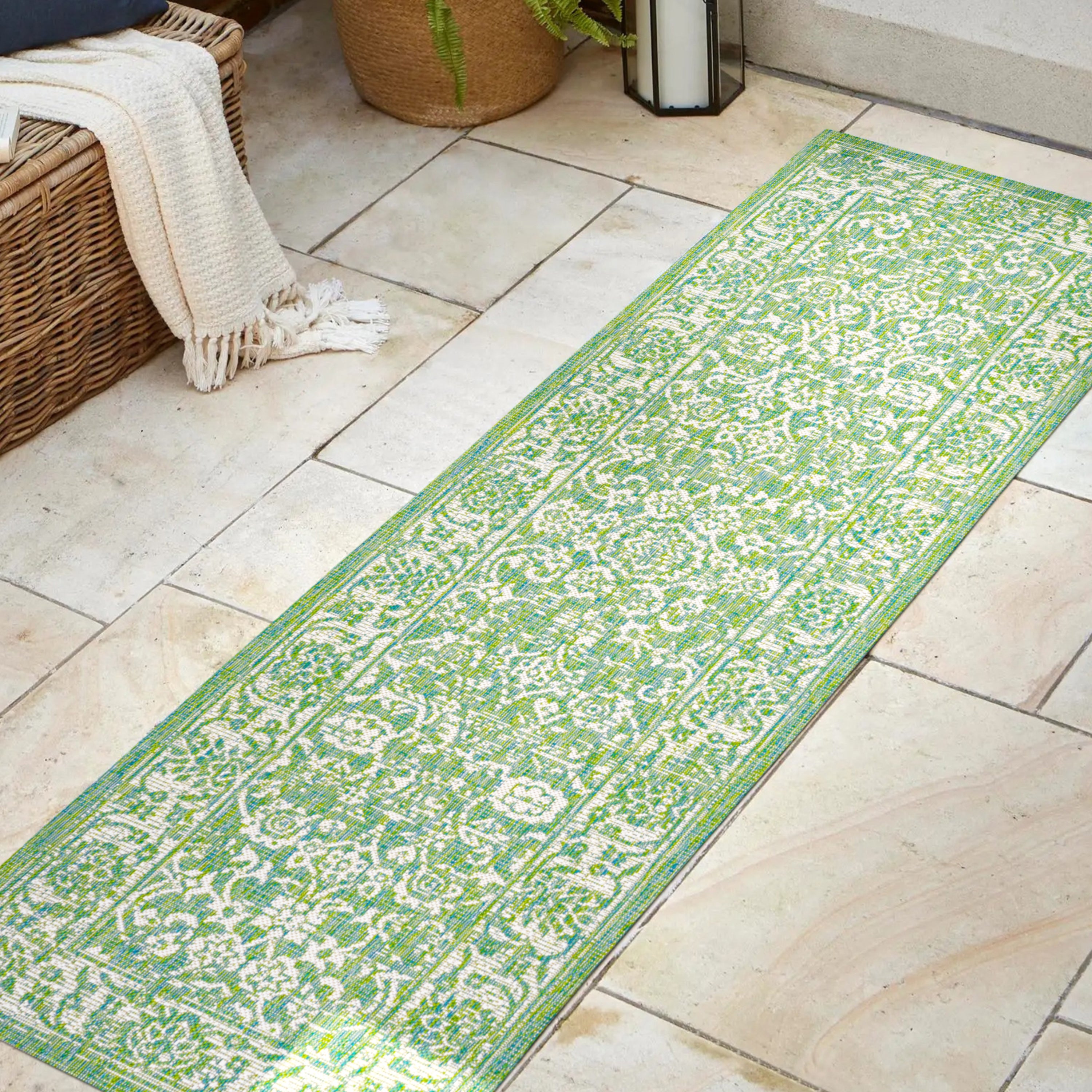 Tela Bohemian Textured Weave Floral Indoor/Outdoor Runner Rug