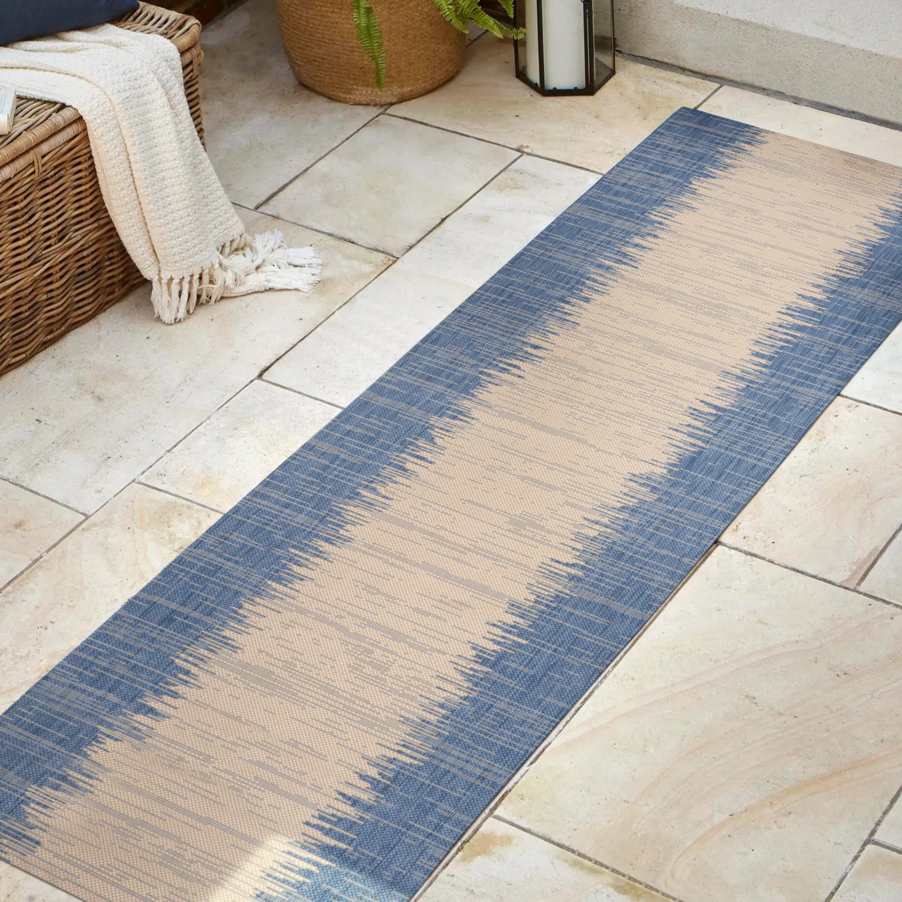 Tavira Modern Strie' Indoor/Outdoor Runner Rug