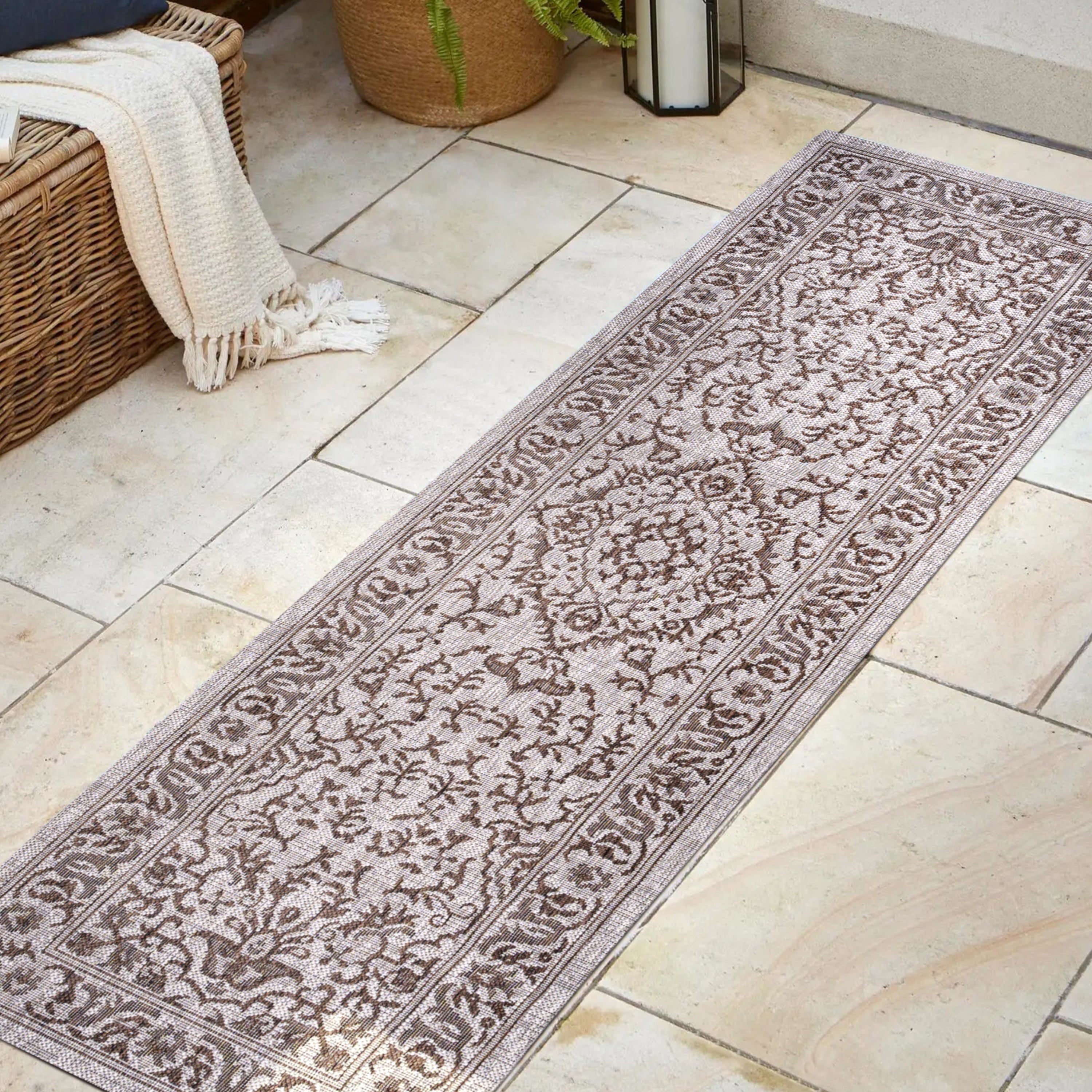 Jerash Ornate Medallion Indoor/Outdoor Runner Rug