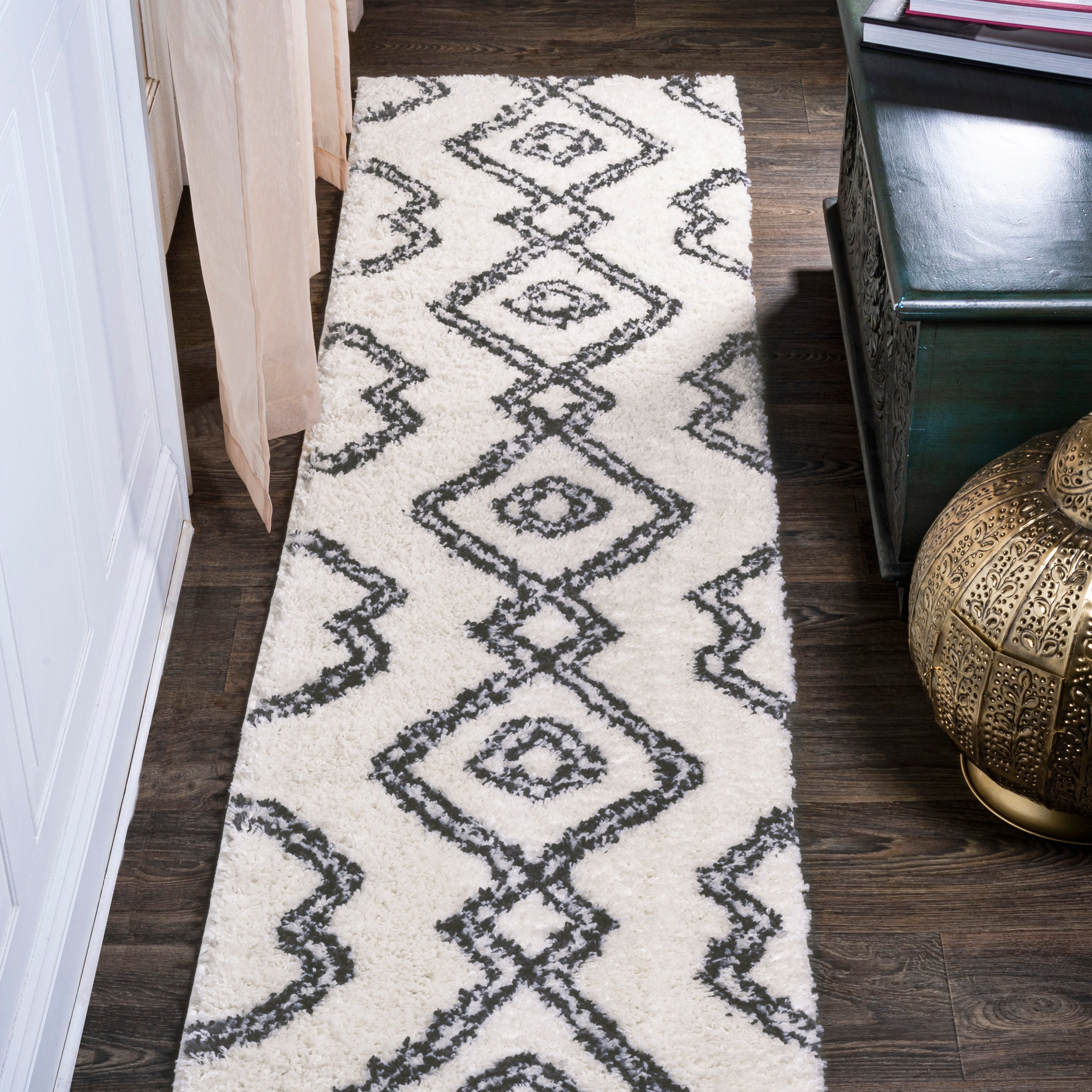 Deia Moroccan Style Diamond Shag Runner Rug