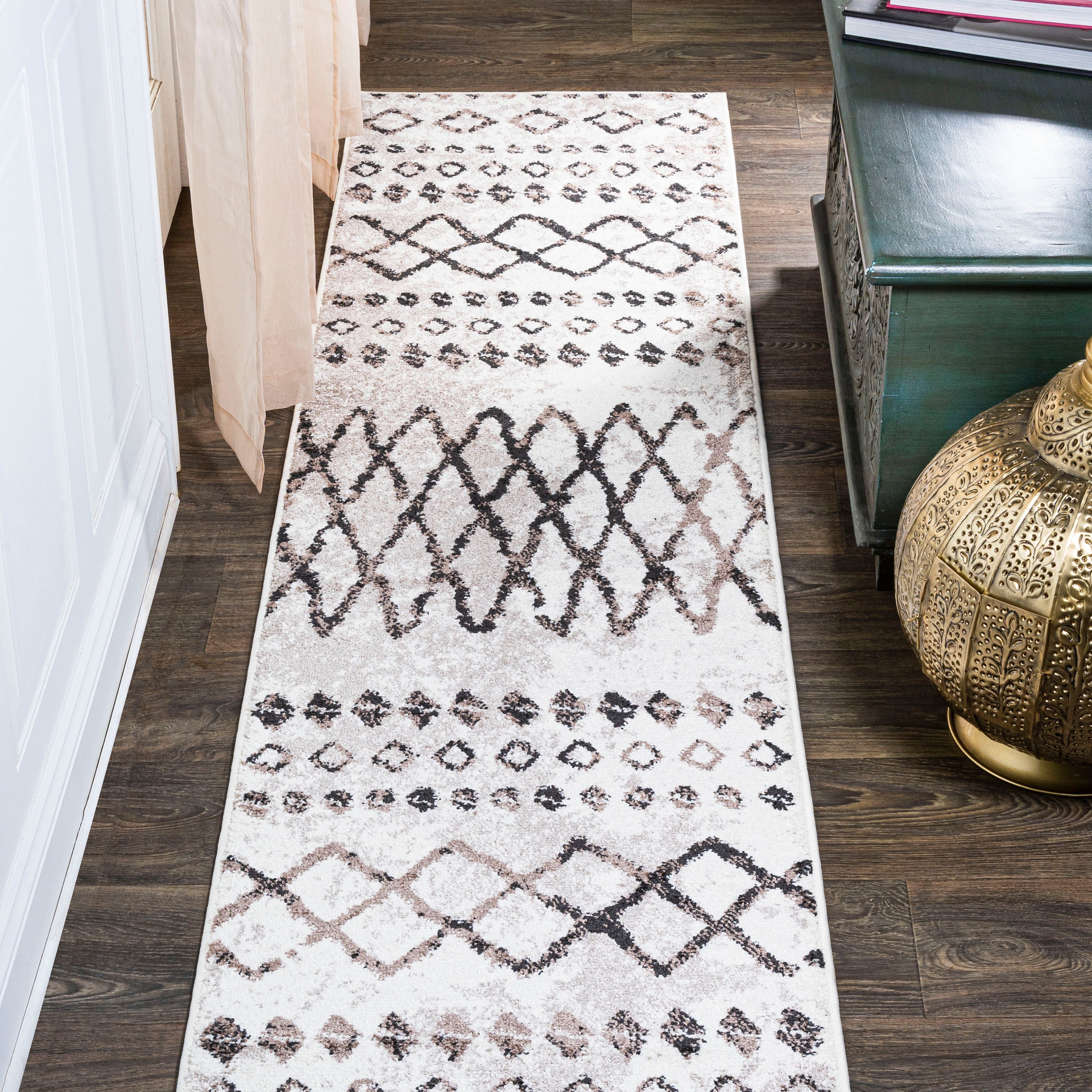 Aksil Moroccan Diamond Runner Rug