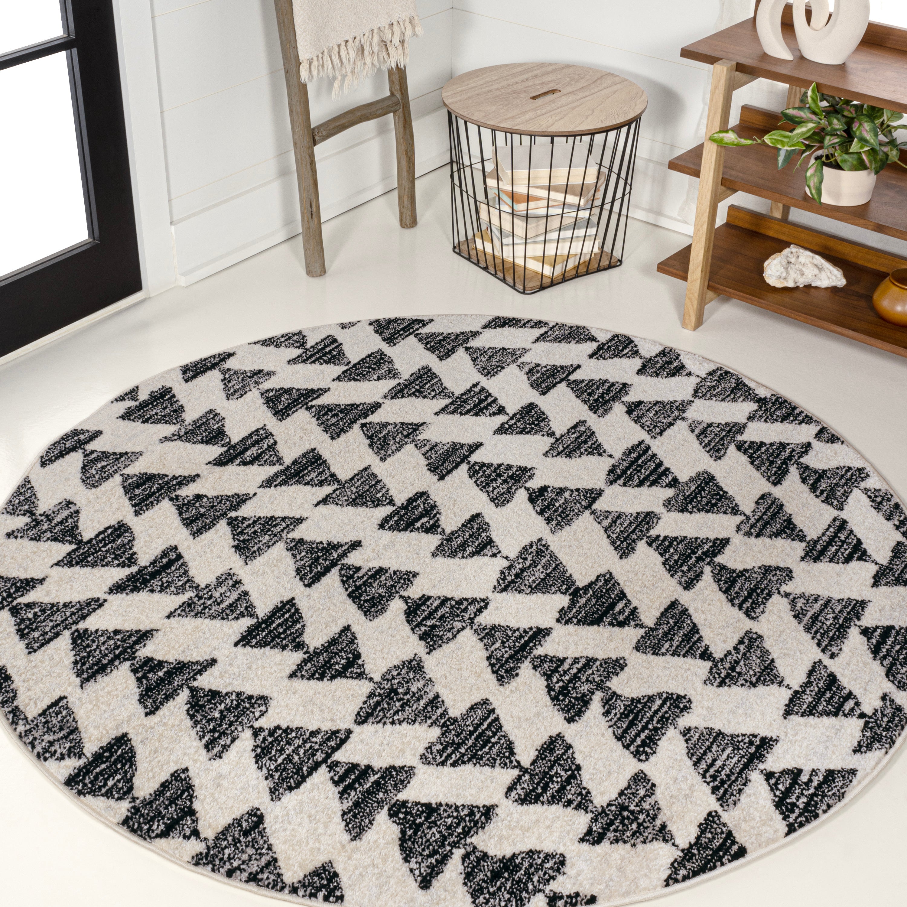 Aisha Moroccan Triangle Geometric Round Area Rug