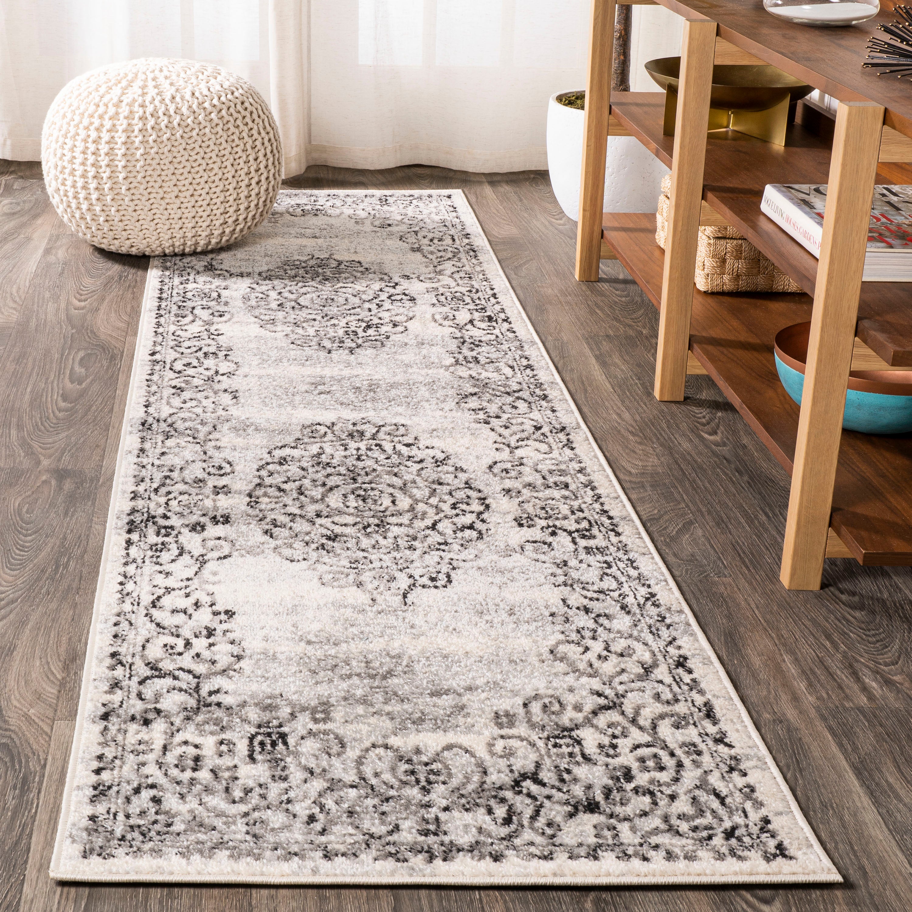 Minori Filigree Medallion Runner Rug