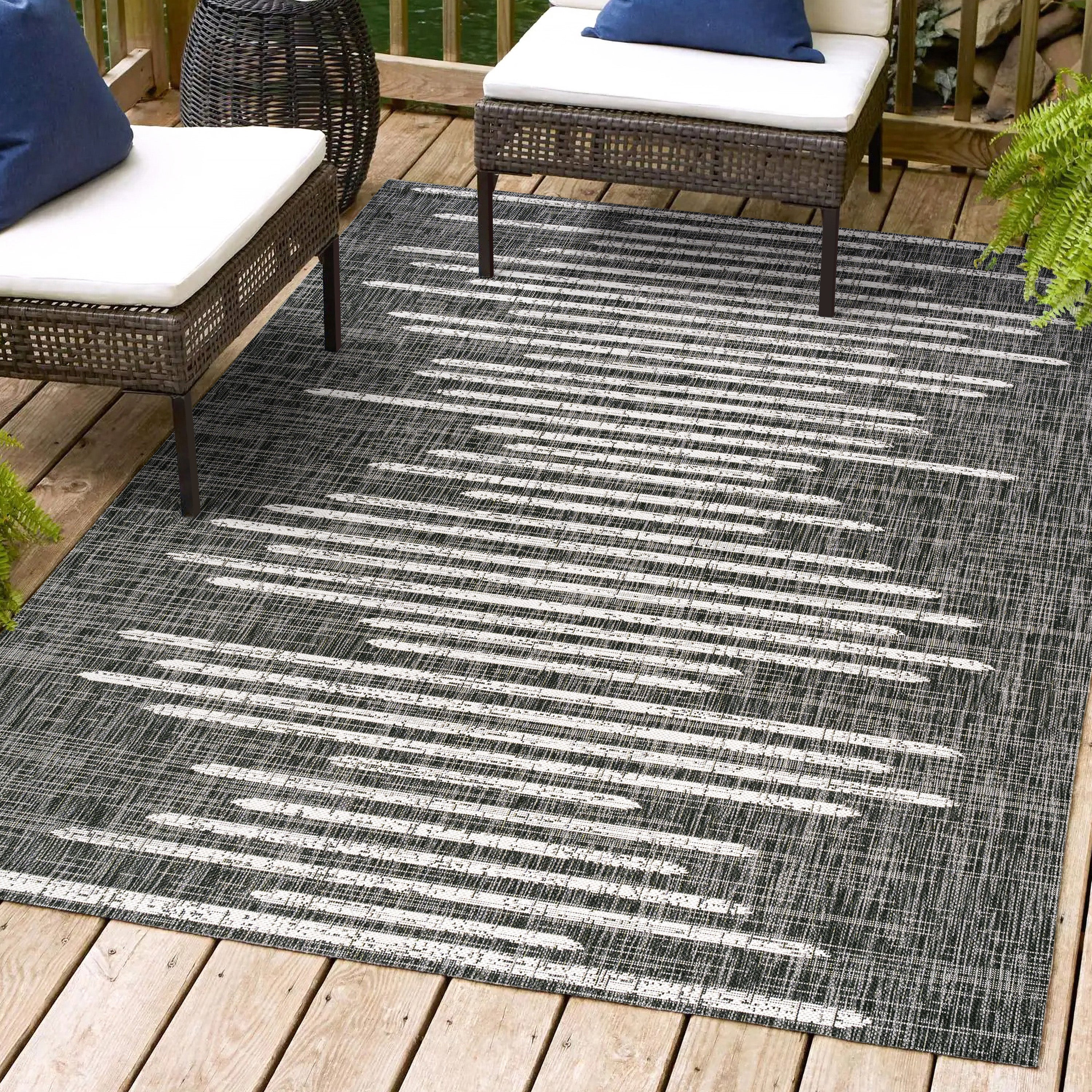 Zolak Geometric Indoor/Outdoor Area Rug