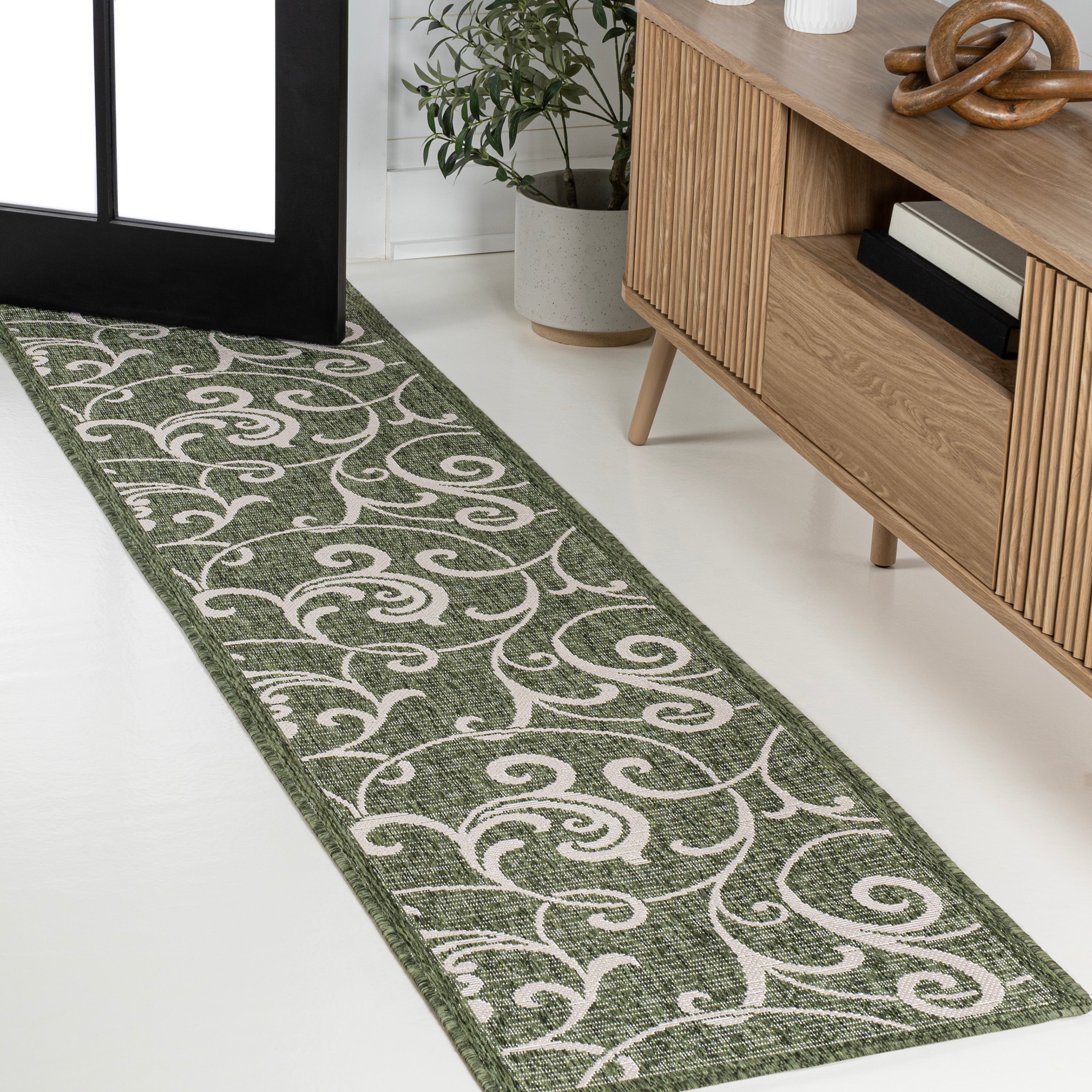 Maribel Traditional Classic All-Over Scroll Indoor/Outdoor Runner Rug