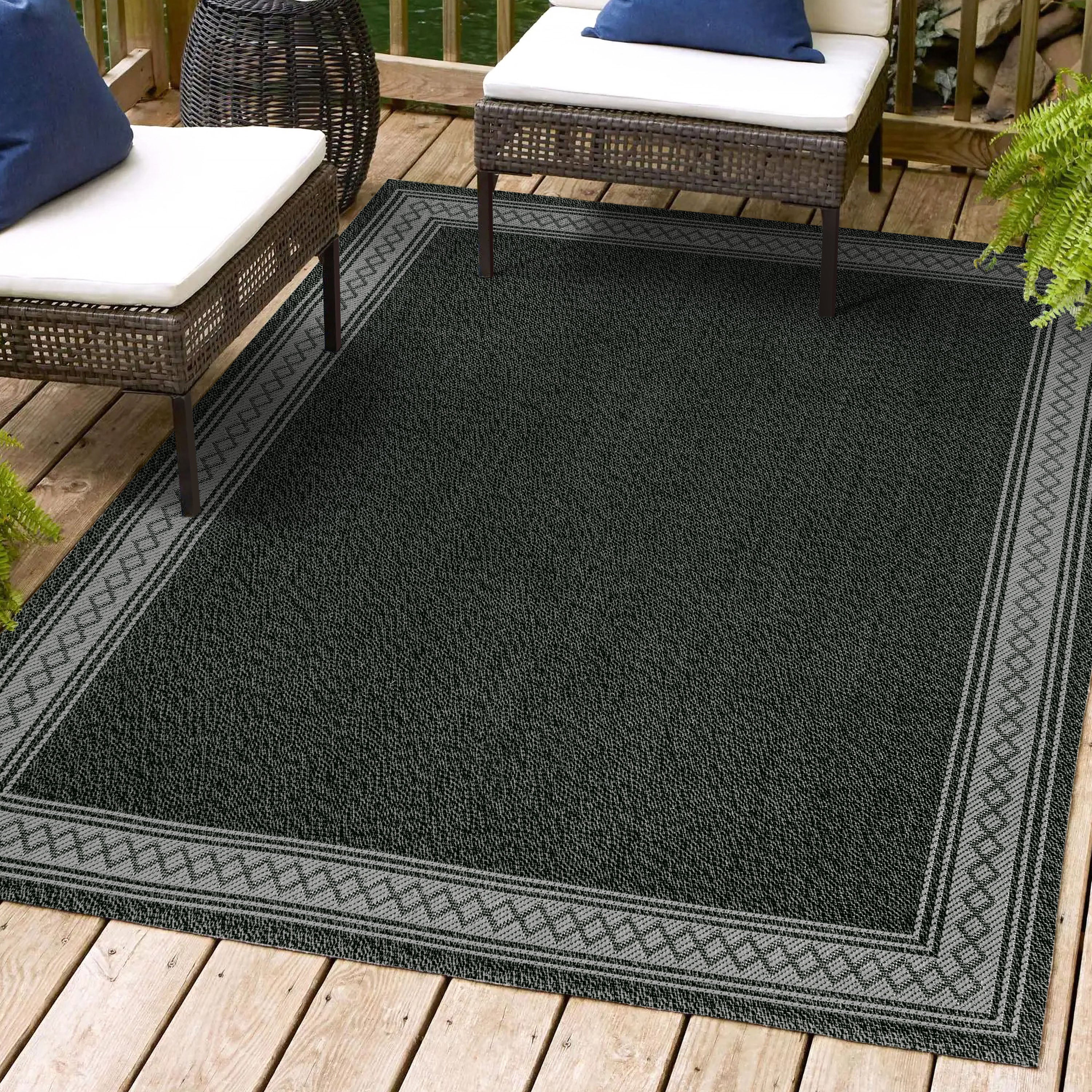 Lucia Classic Diamond Border Indoor/Outdoor Area Rug