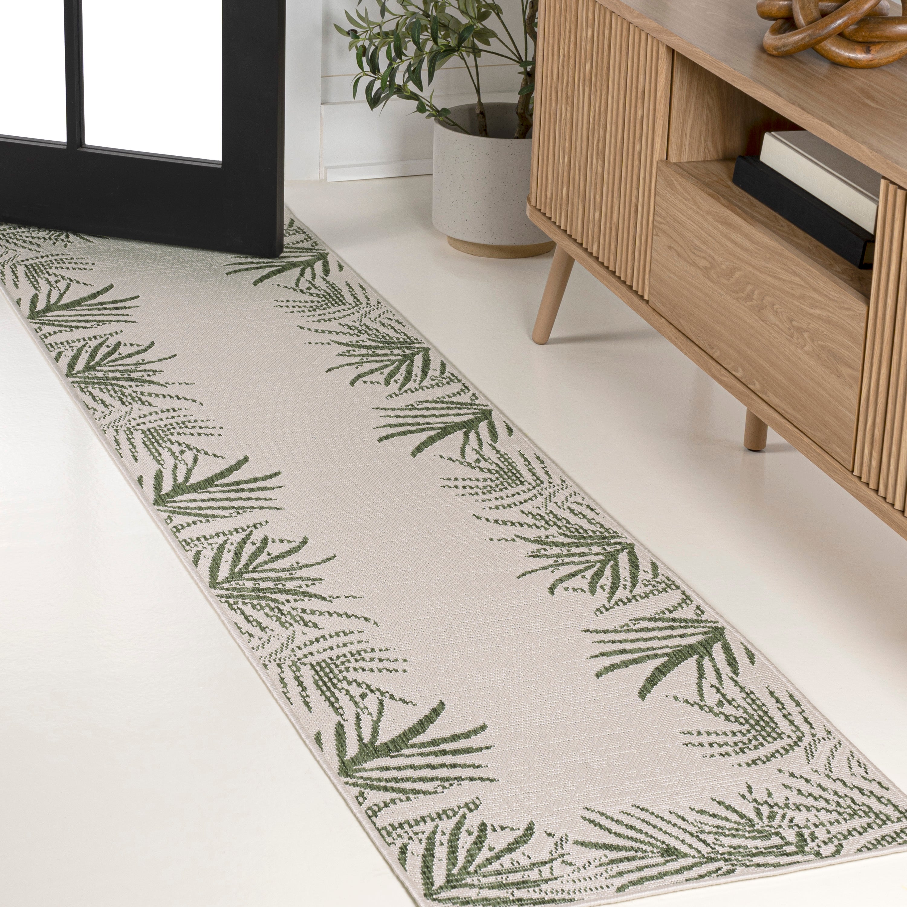 Isla Coastal Cottage Palm Frond Border Indoor/Outdoor Runner Rug