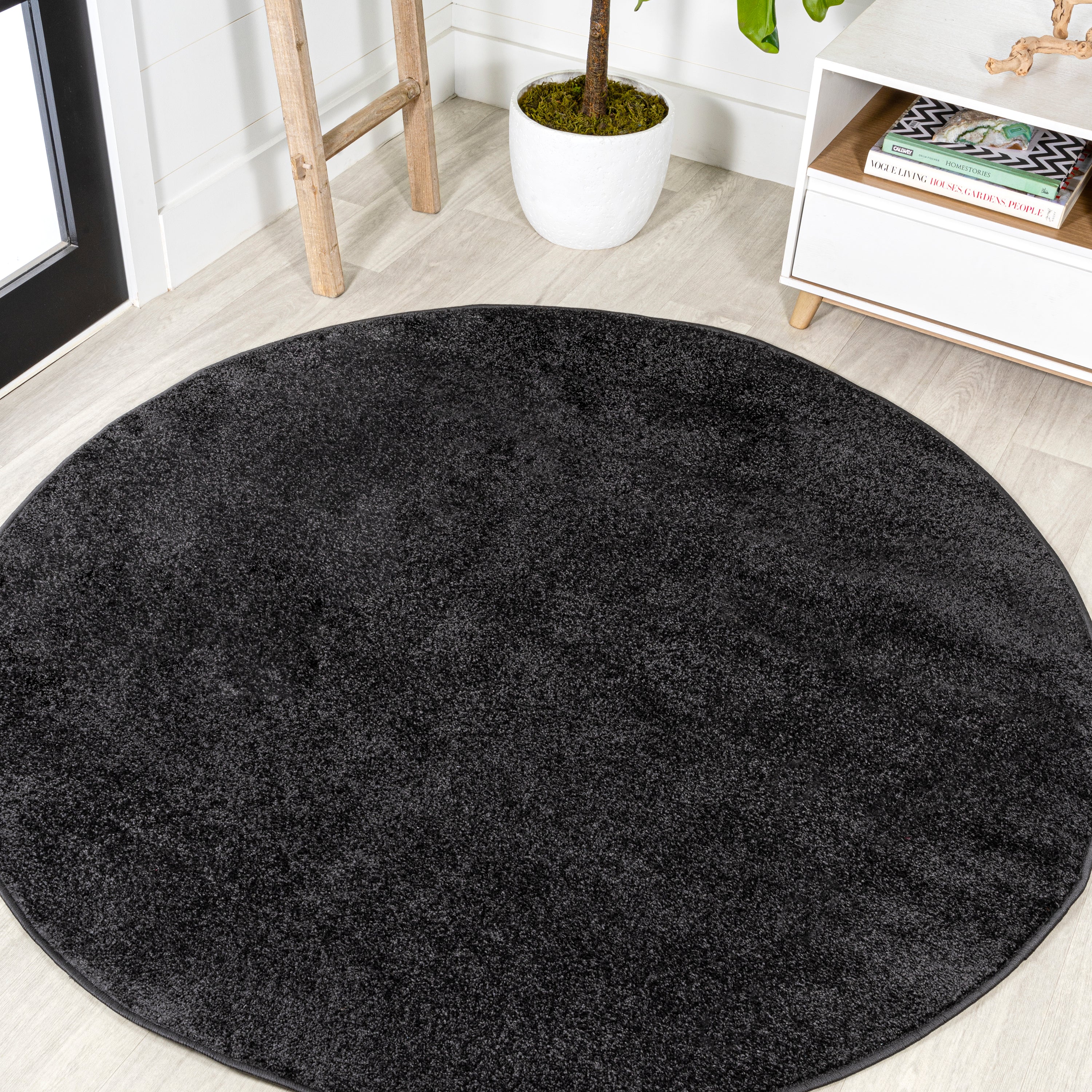 Haze Solid Sleek Low-Pile Round Area Rug 4 Sizes/ 11 Colors Available