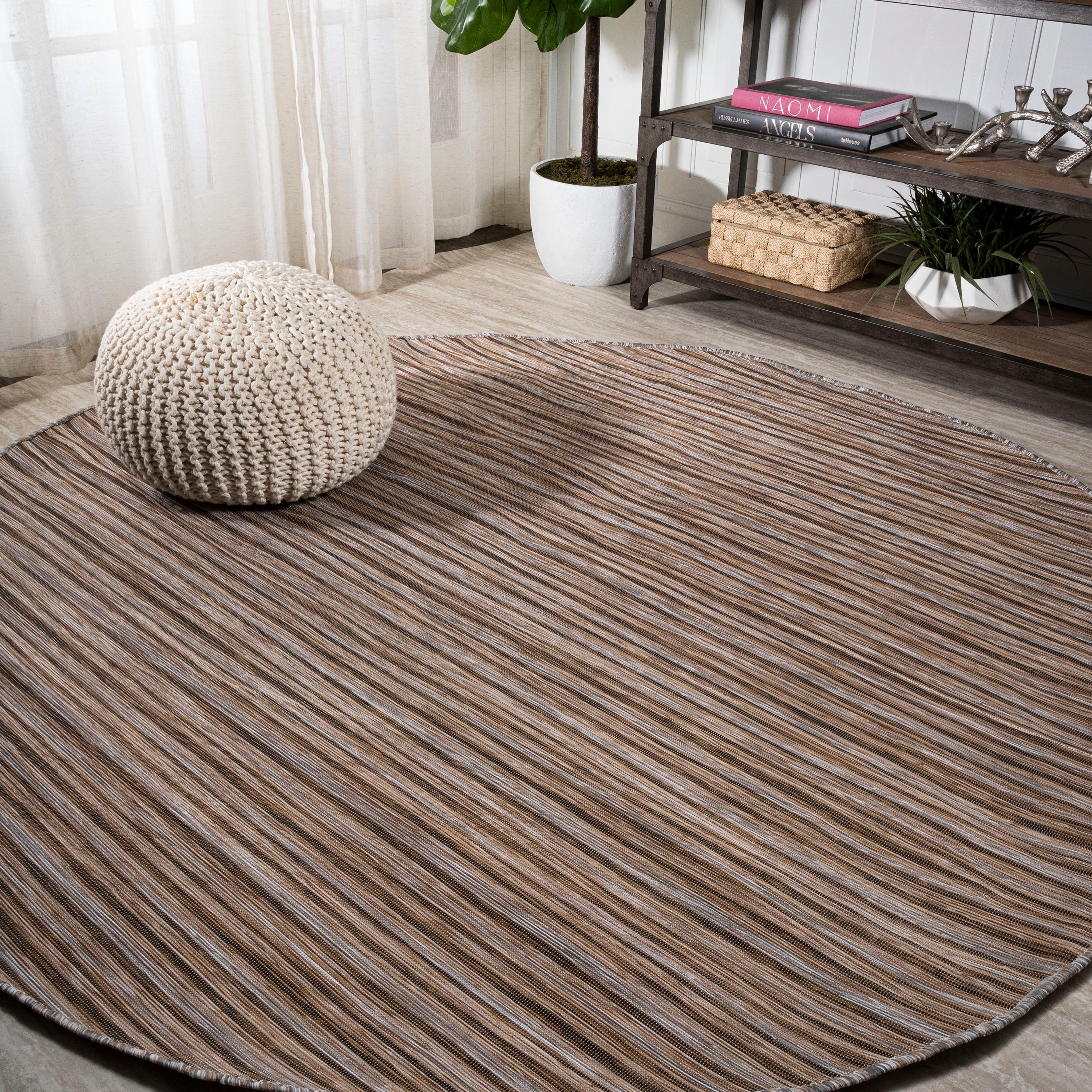 Finn Modern Unique Farmhouse Pinstripe Indoor/Outdoor Round Area Rug