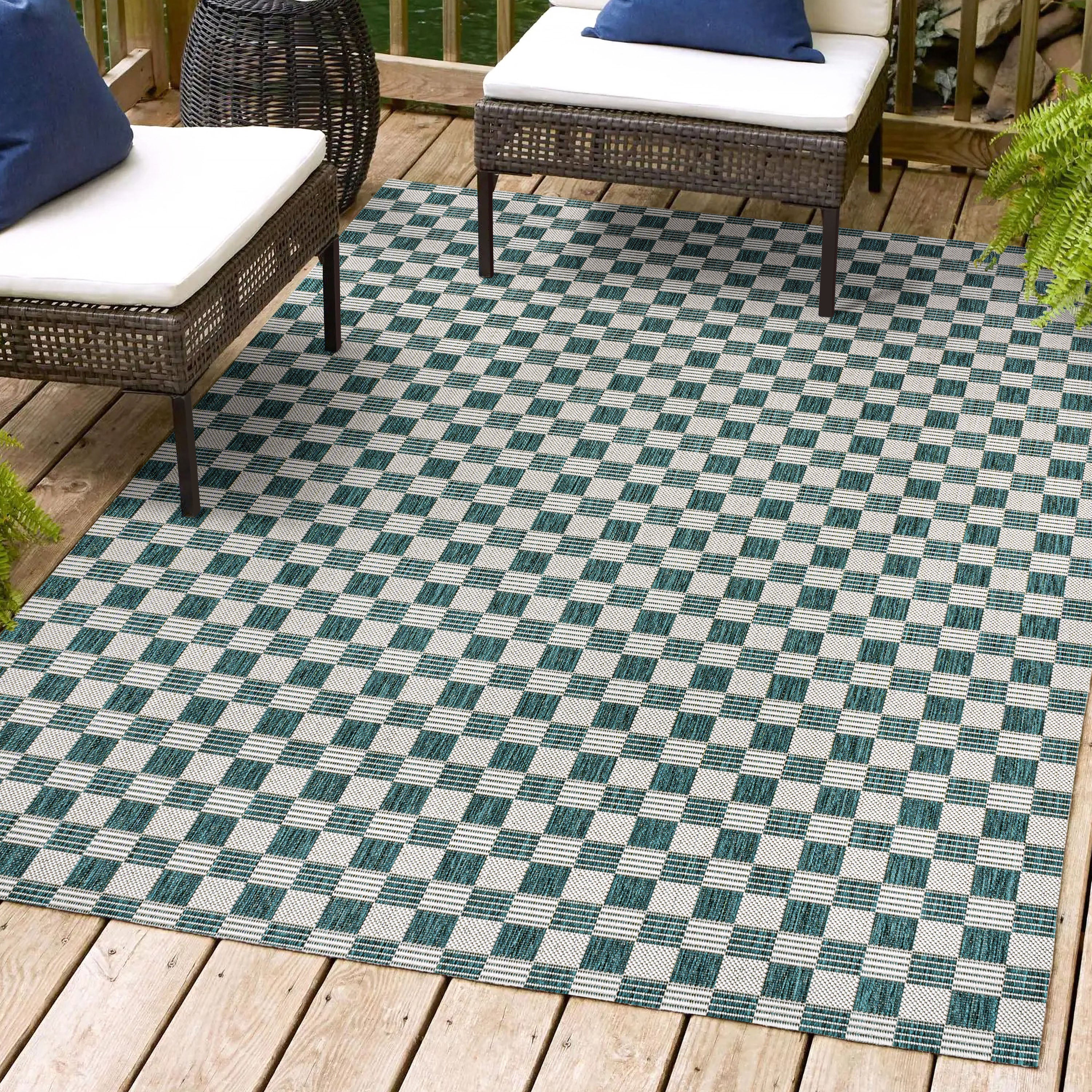 Aimee Traditional Cottage Chic Checkerboard Indoor/Outdoor Area Rug