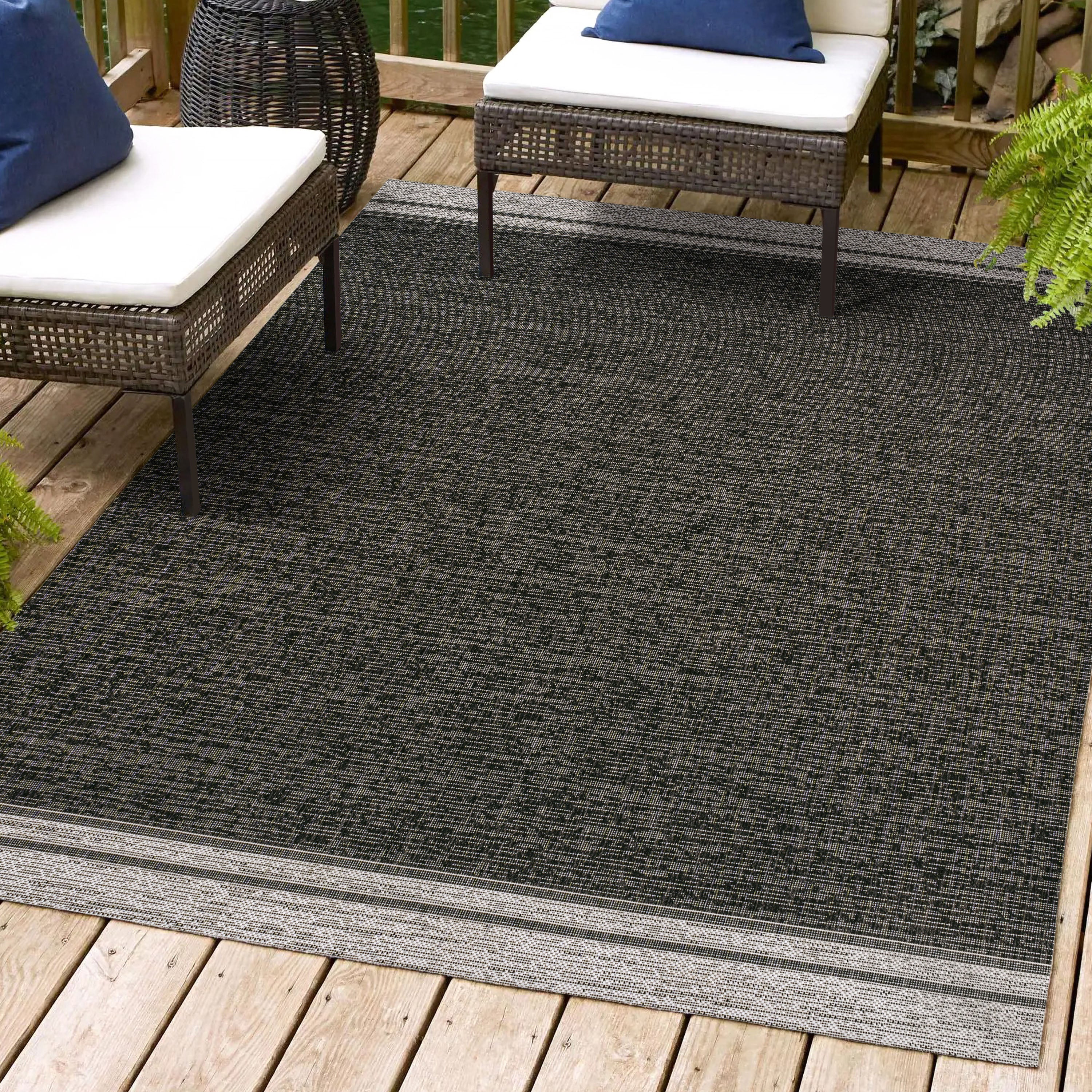 Alda Modern Minimalist Mingled Solid Indoor/Outdoor Area Rug