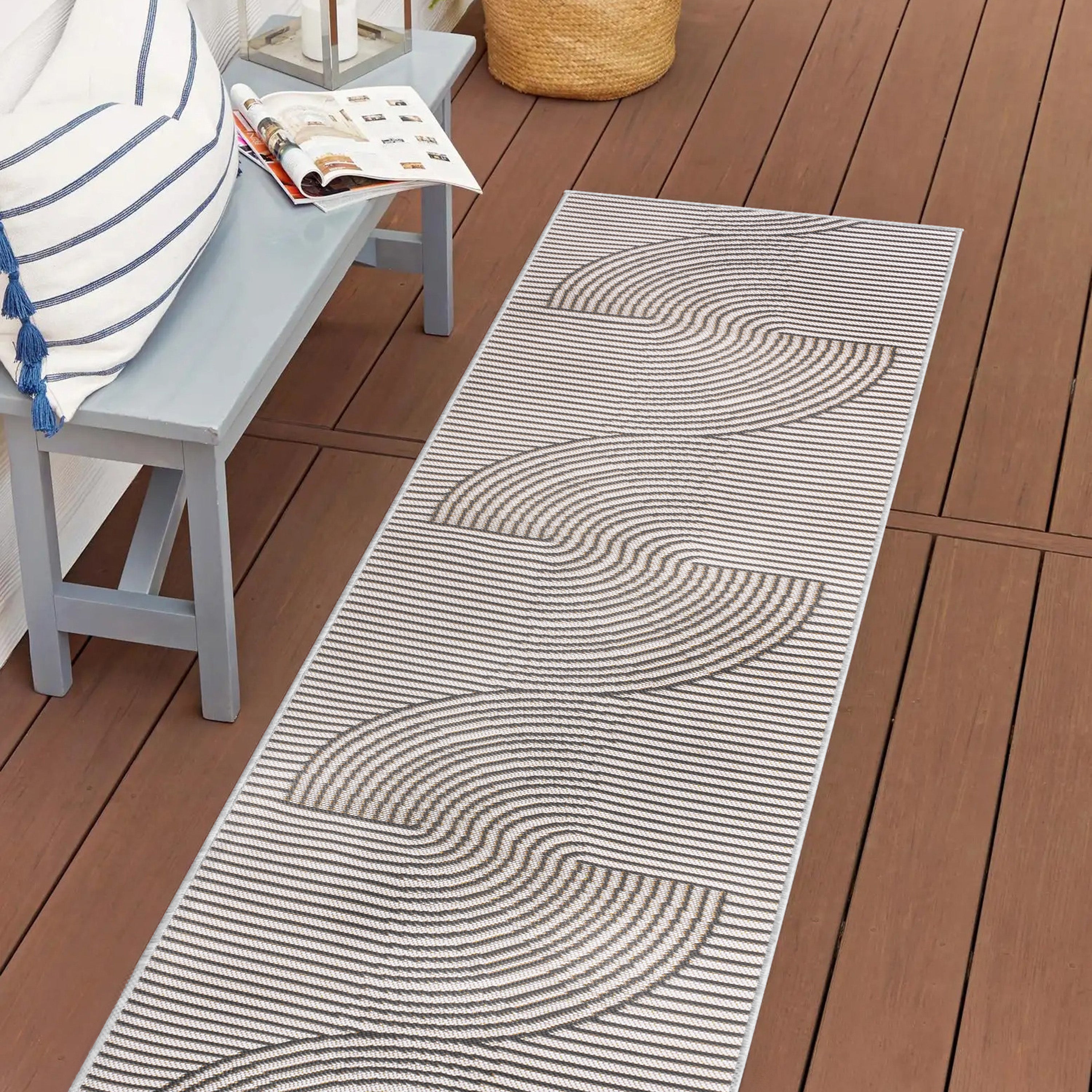 Arielle Mid-Century Modern Curve Stripe Reversible Machine-Washable Indoor/Outdoor Runner Rug