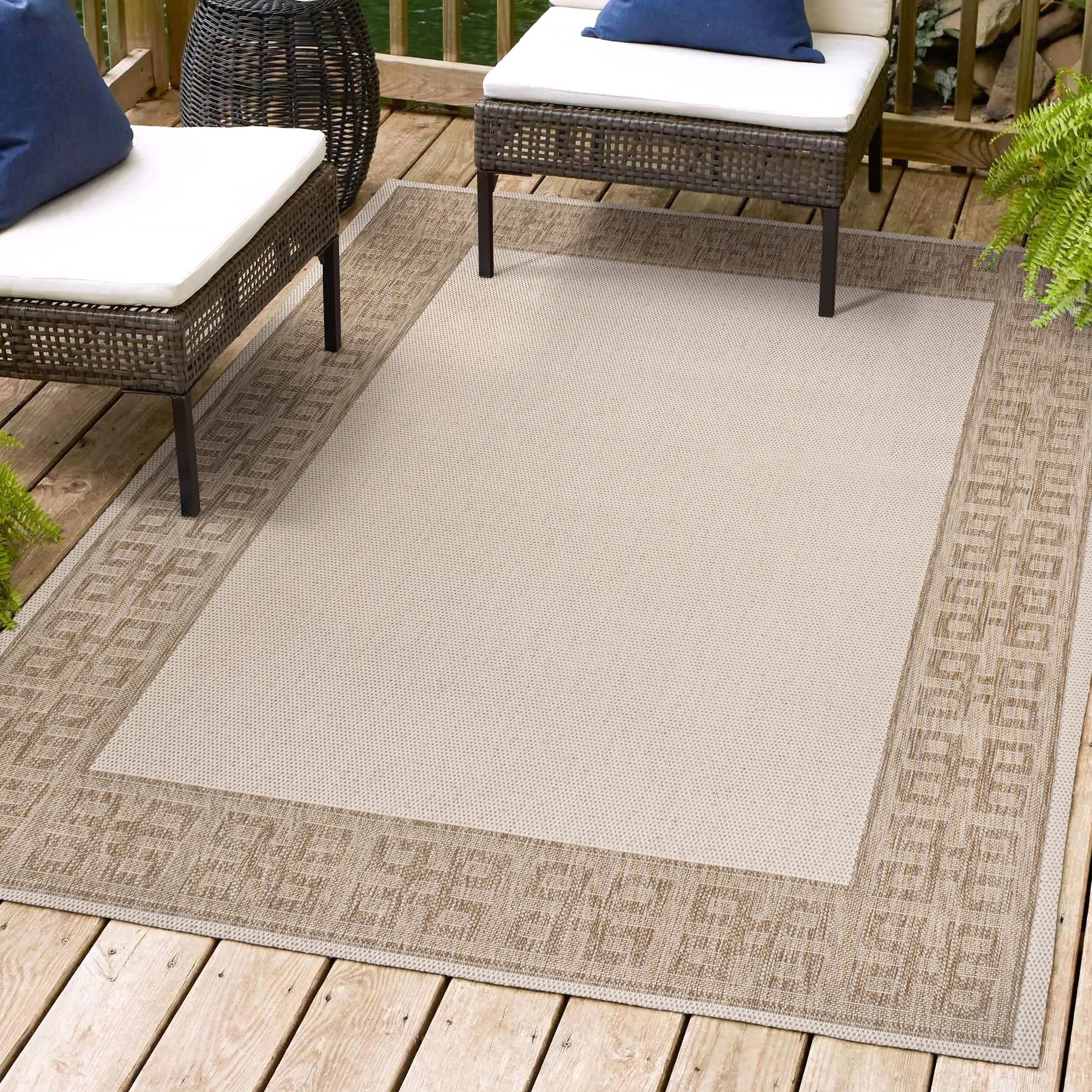 Athena Classic Geometric Border Indoor/Outdoor Area Rug