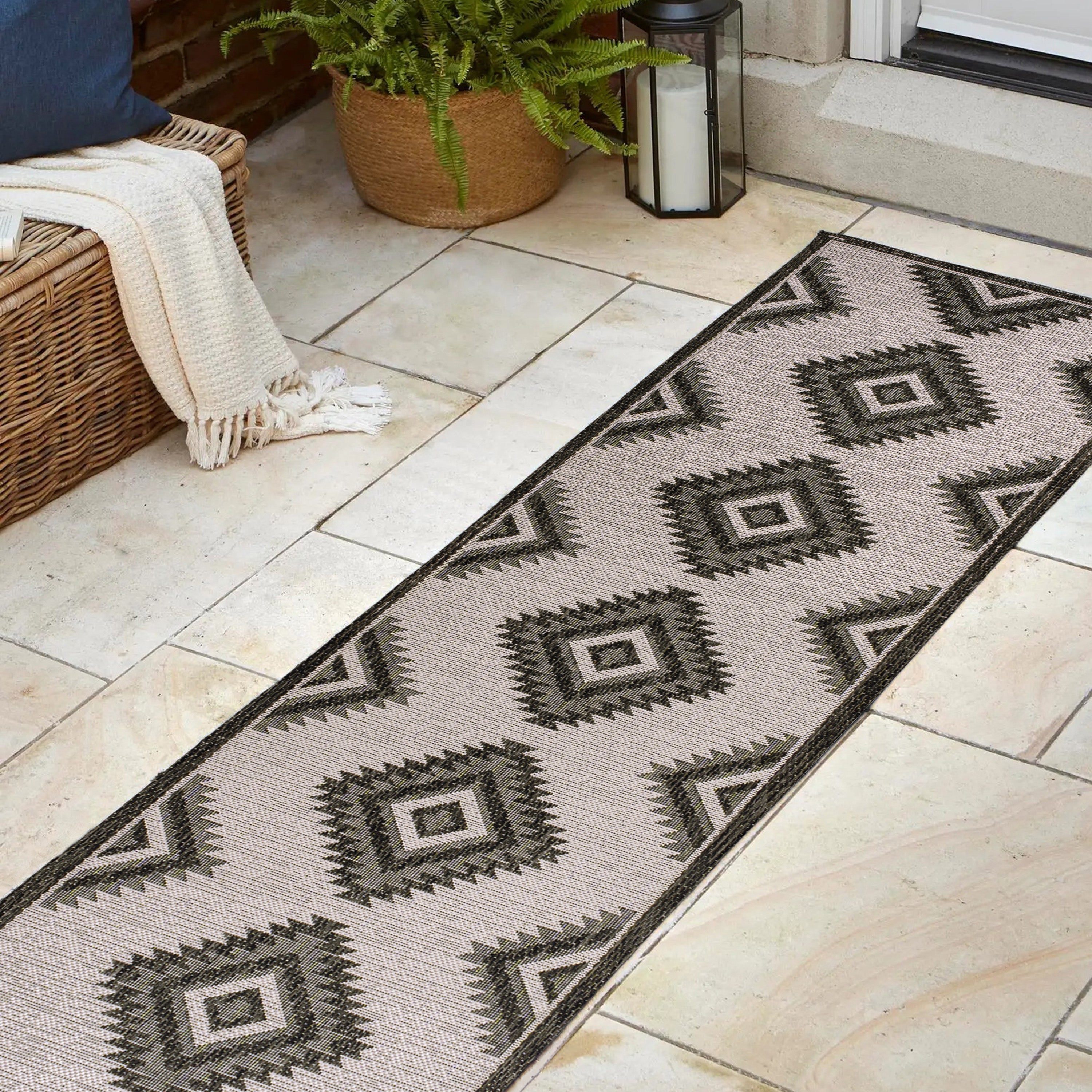 Lior Geometric Moroccan Diamond Indoor/Outdoor Runner Rug