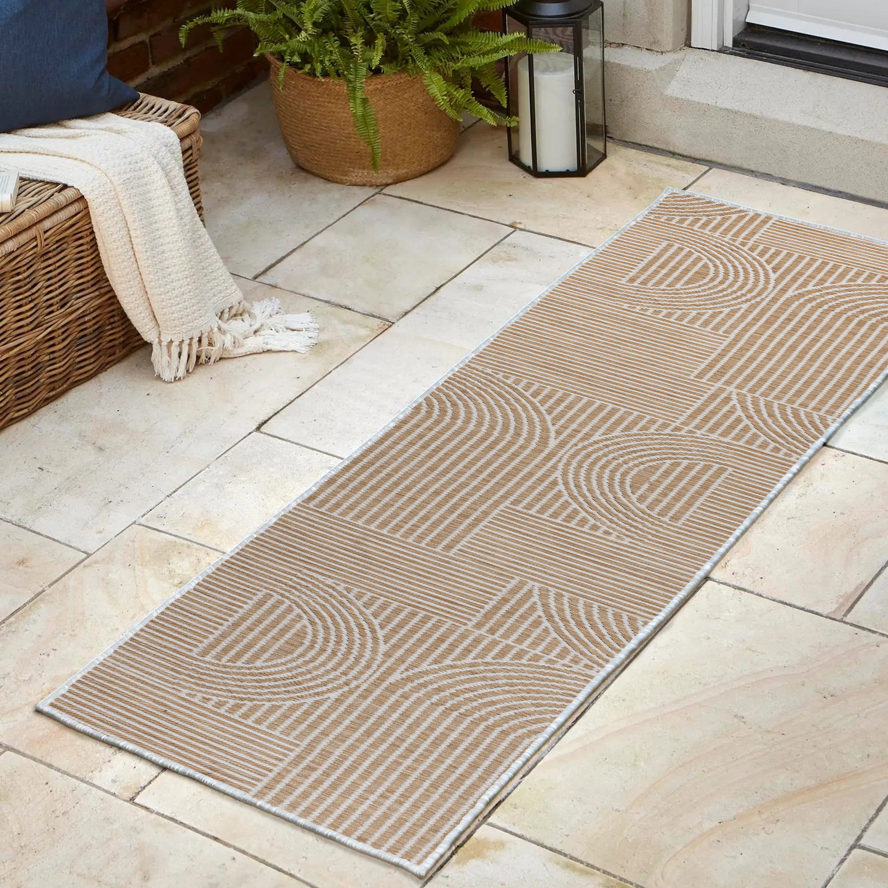 Zephyr Mid-Century Modern Arch Stripe Reversible Machine-Washable Indoor/Outdoor Runner Rug