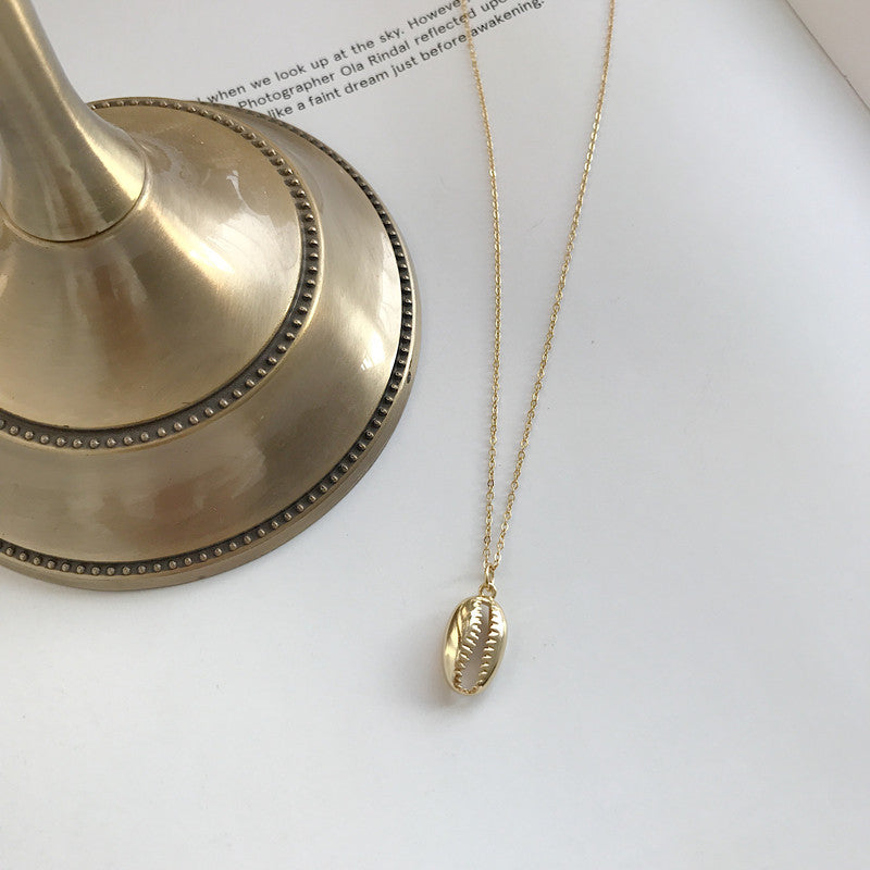 Gold Conch Clavicle Necklace