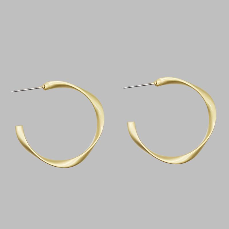 C-Shaped Wavy Earrings